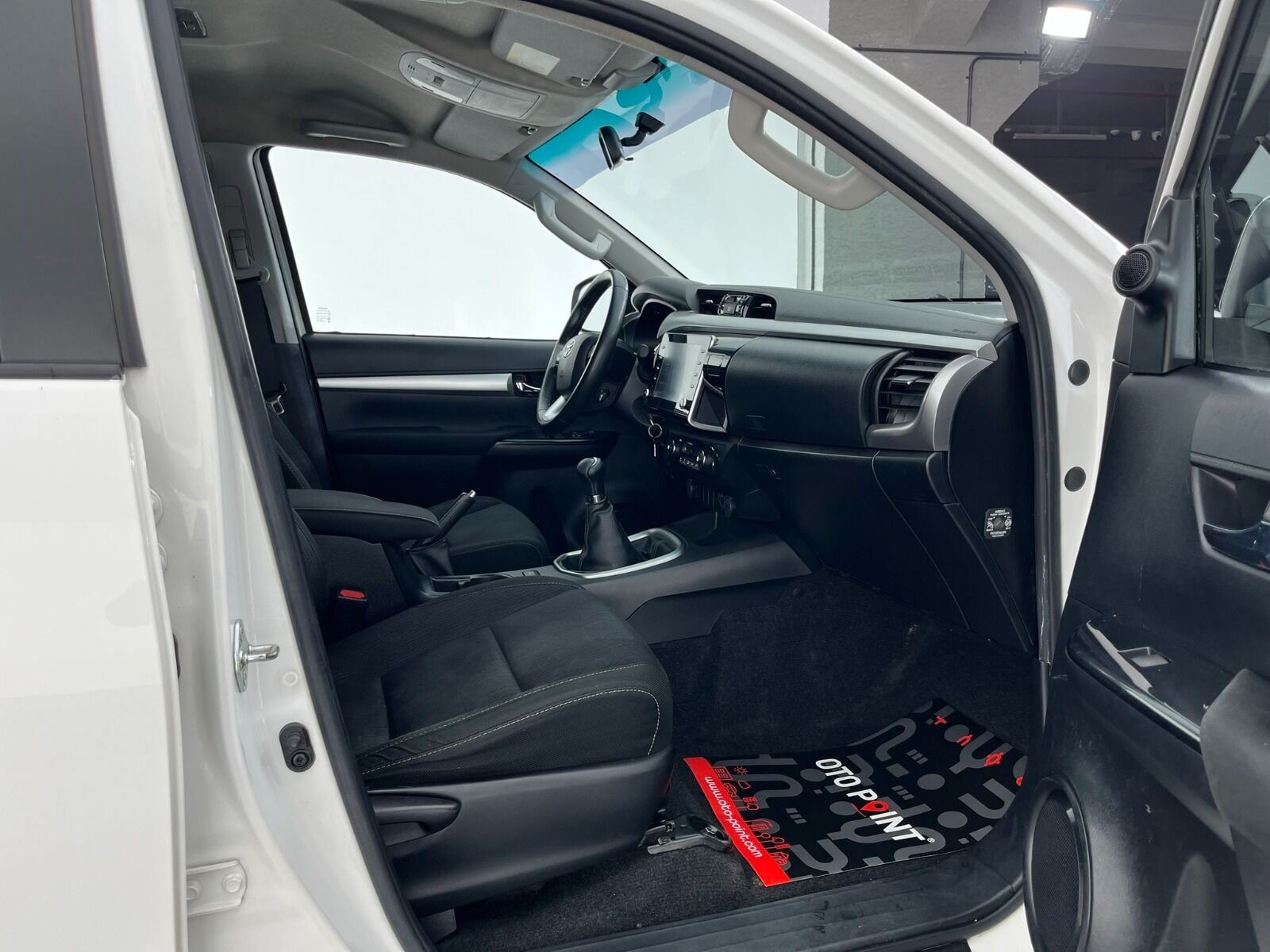 Toyota Hilux Hi-Lux 2.4 D-4D 4x2 Adventure - 2021 - Detay