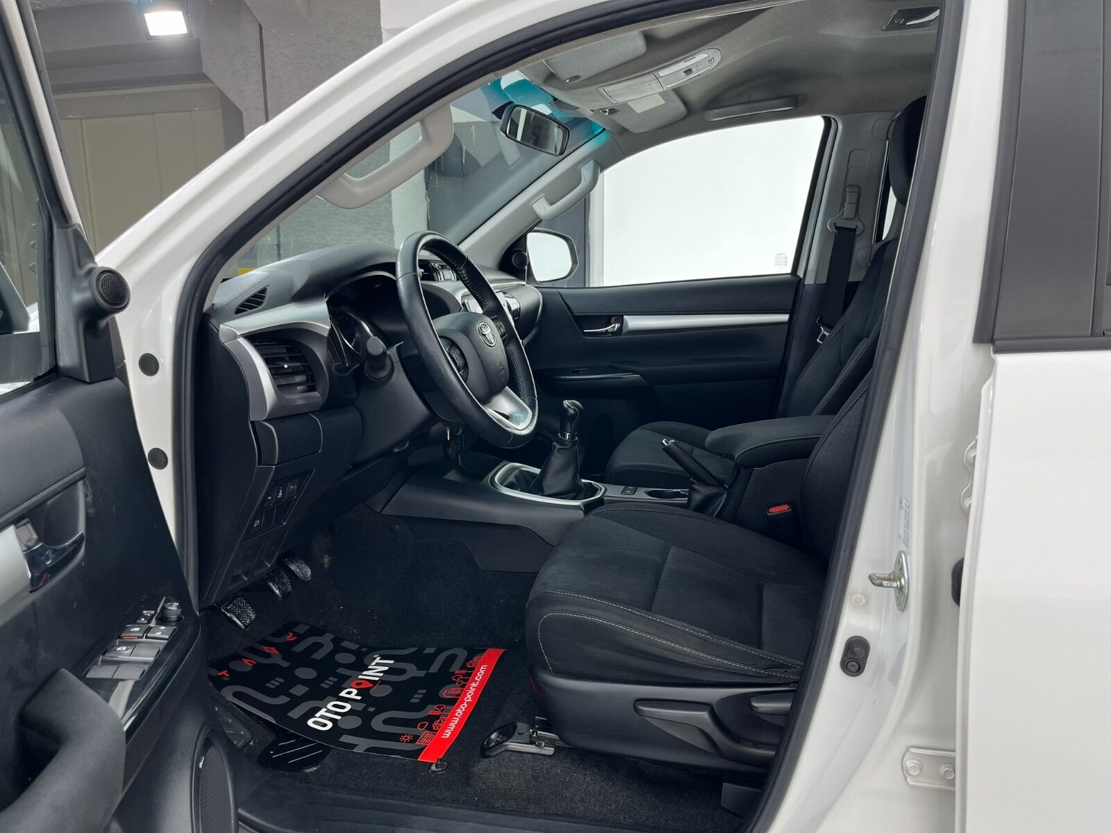 Toyota Hilux Hi-Lux 2.4 D-4D 4x2 Adventure - 2021 - Detay