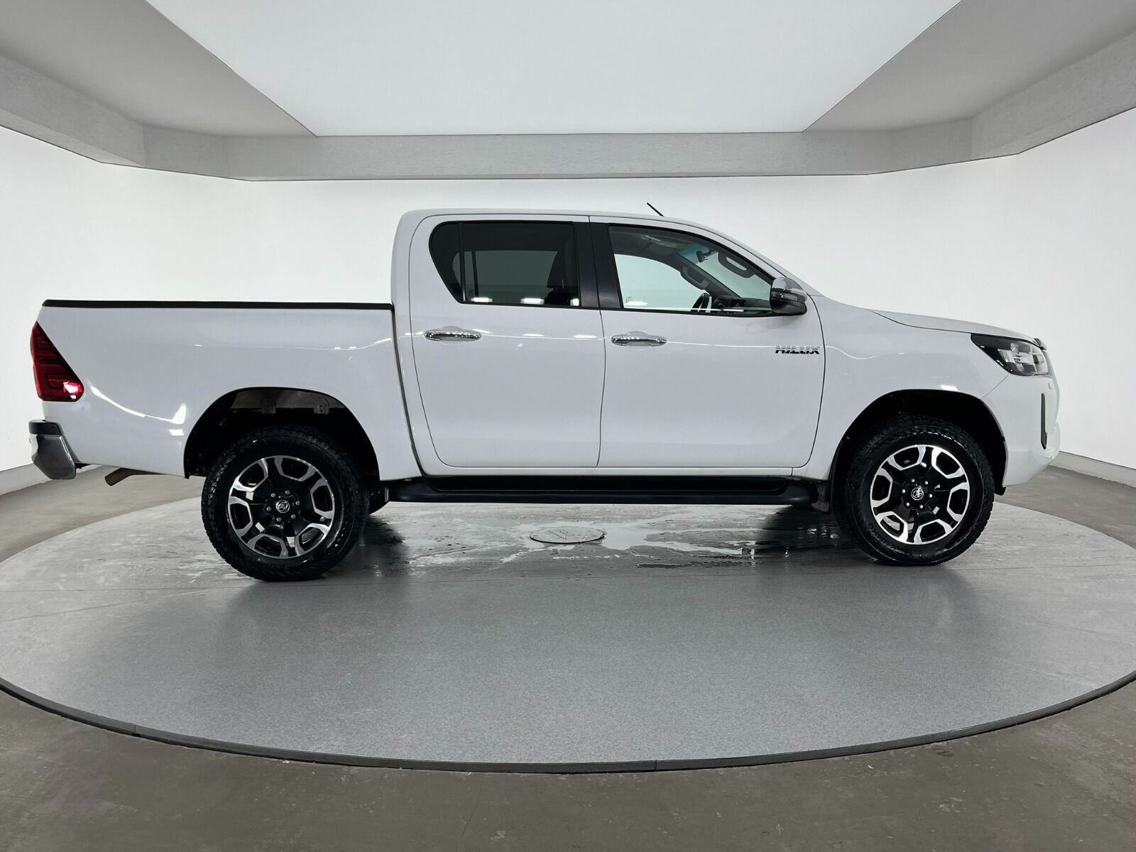 Toyota Hilux Hi-Lux 2.4 D-4D 4x2 Adventure - 2021 - Detay