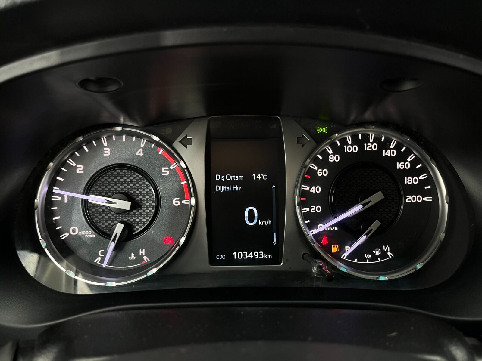 Toyota Hilux Hi-Lux 2.4 D-4D 4x2 Adventure - 2021 - Detay