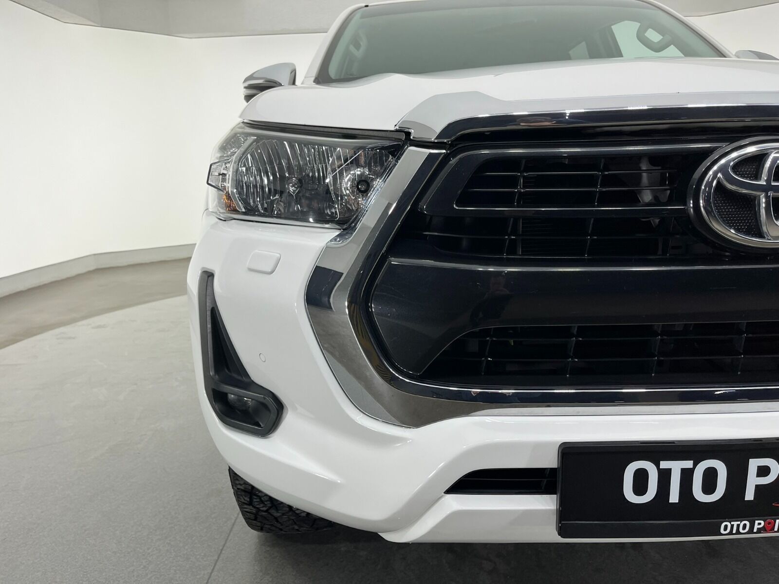 Toyota Hilux Hi-Lux 2.4 D-4D 4x2 Adventure - 2021 - Detay