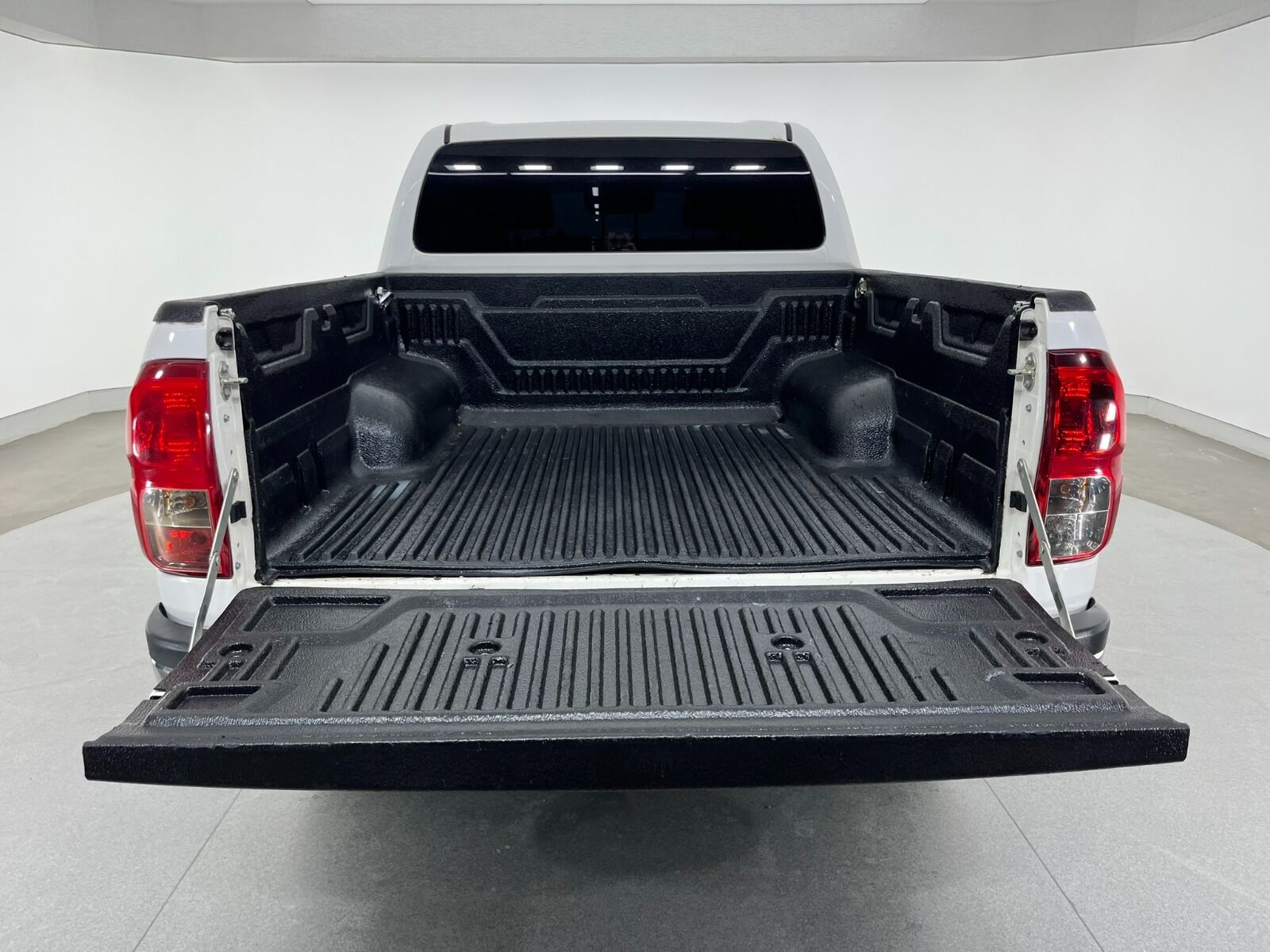 Toyota Hilux Hi-Lux 2.4 D-4D 4x2 Adventure - 2021 - Detay