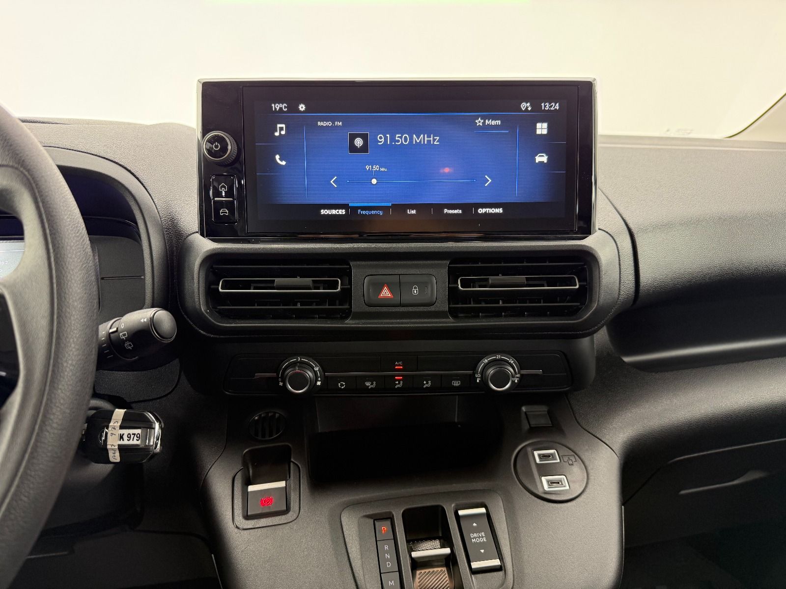 Opel Combo 1.5 D Essential - 2026 - Detay