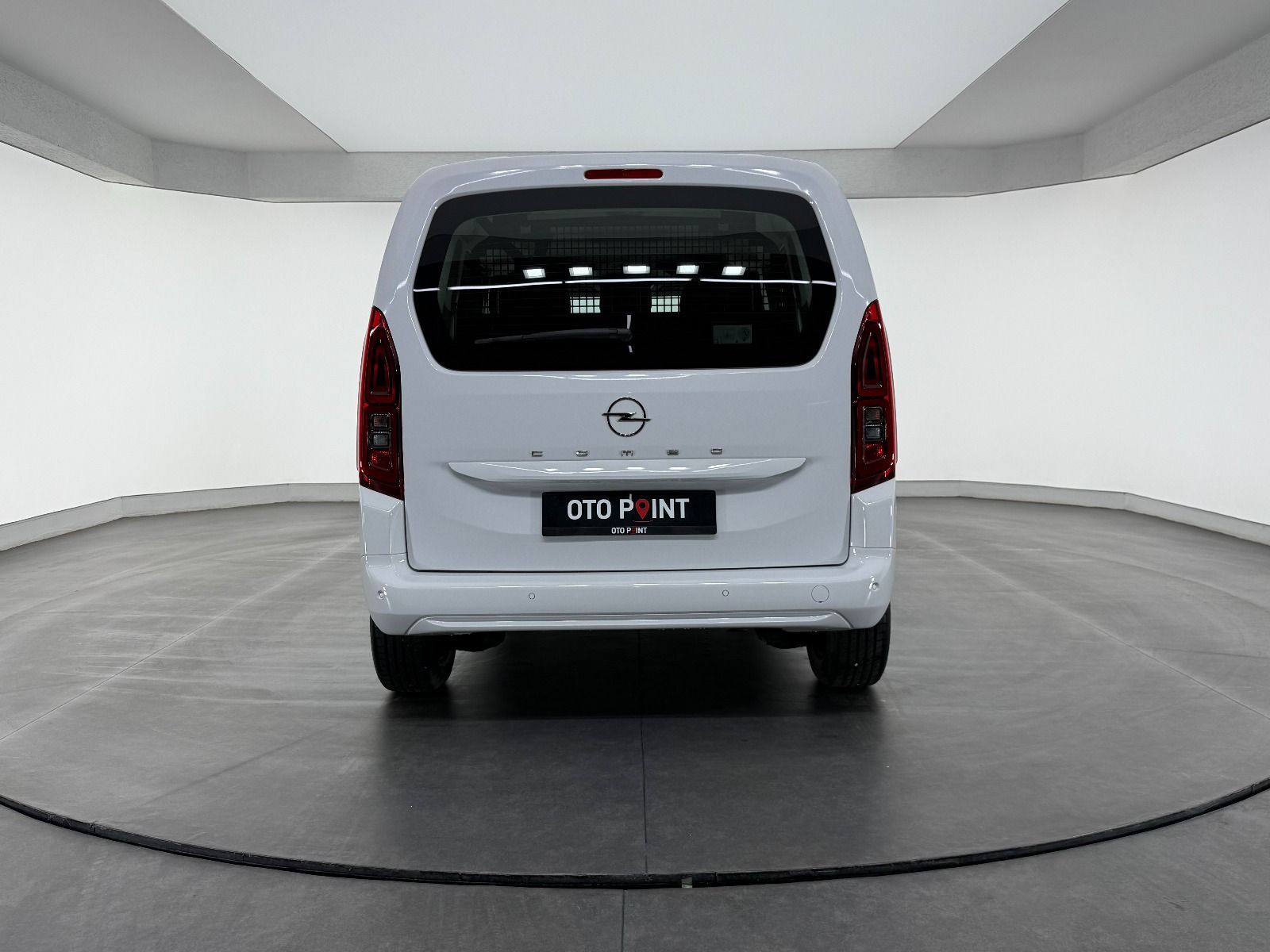 Opel Combo 1.5 D Essential - 2026 - Detay