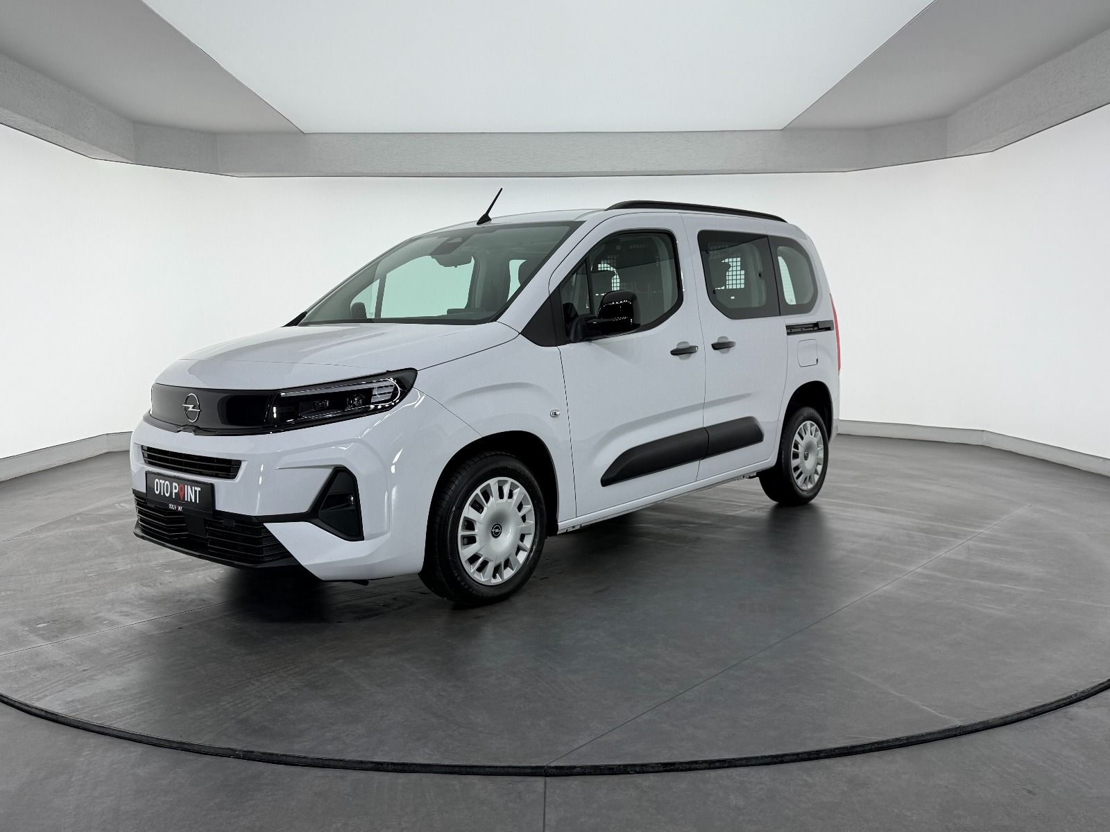 Opel Combo 1.5 D Essential - 2026 - Detay