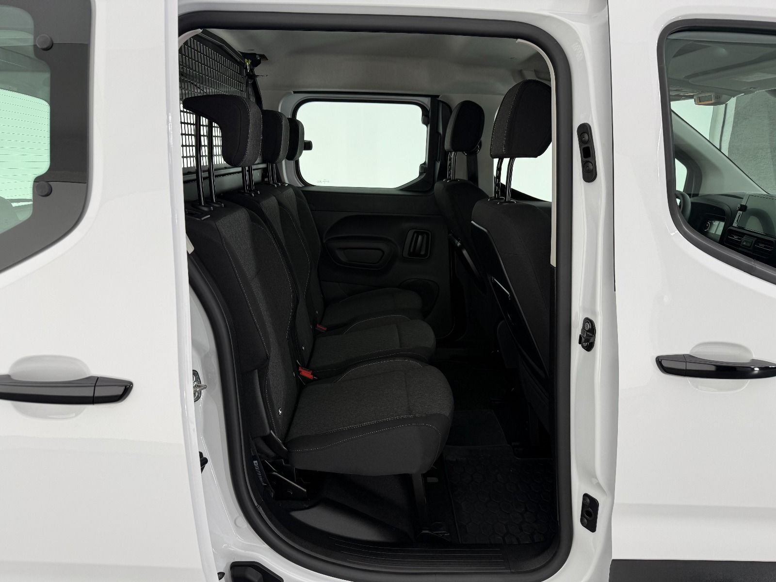Opel Combo 1.5 D Essential - 2026 - Detay