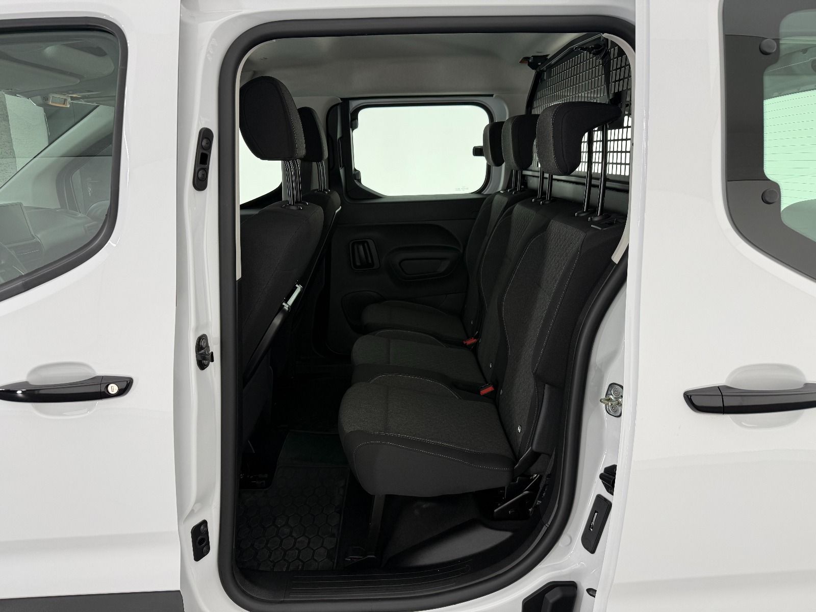 Opel Combo 1.5 D Essential - 2026 - Detay