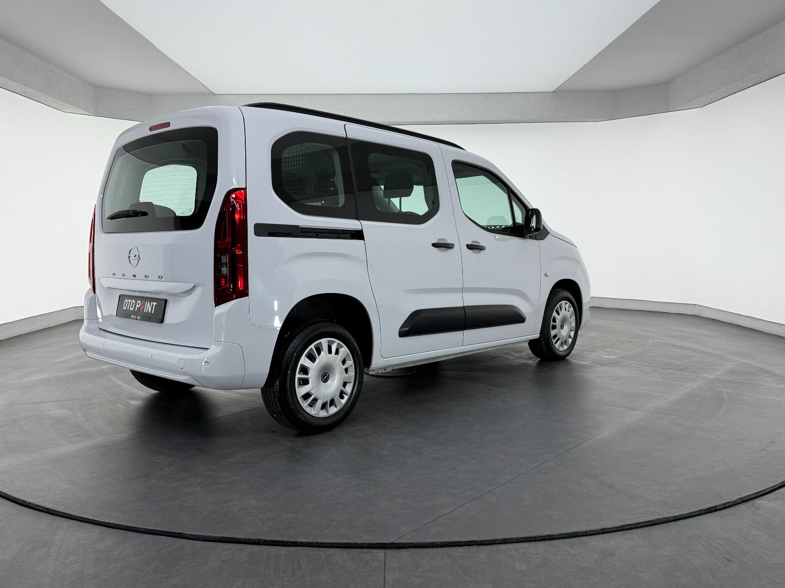 Opel Combo 1.5 D Essential - 2026 - Detay