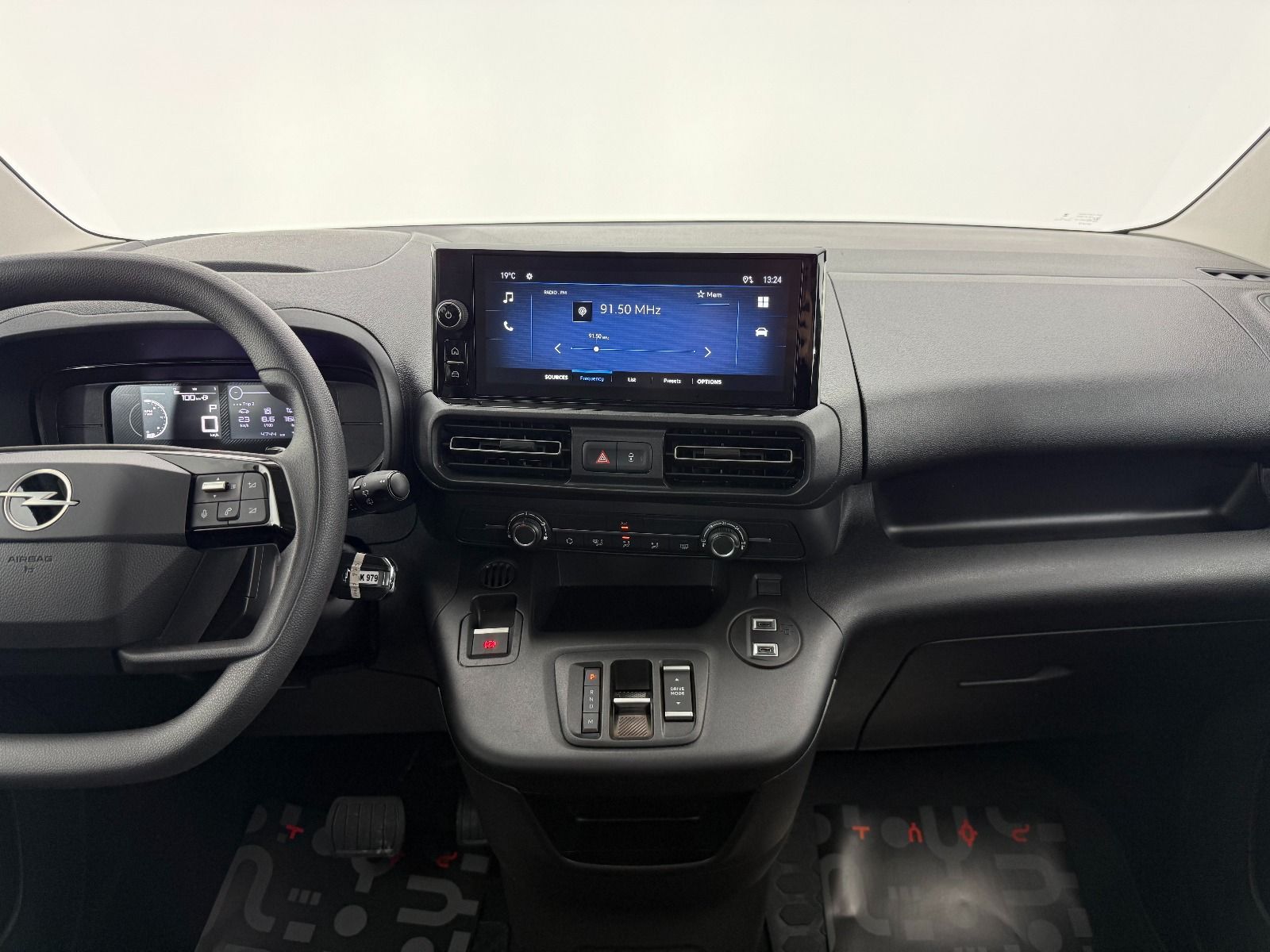 Opel Combo 1.5 D Essential - 2026 - Detay