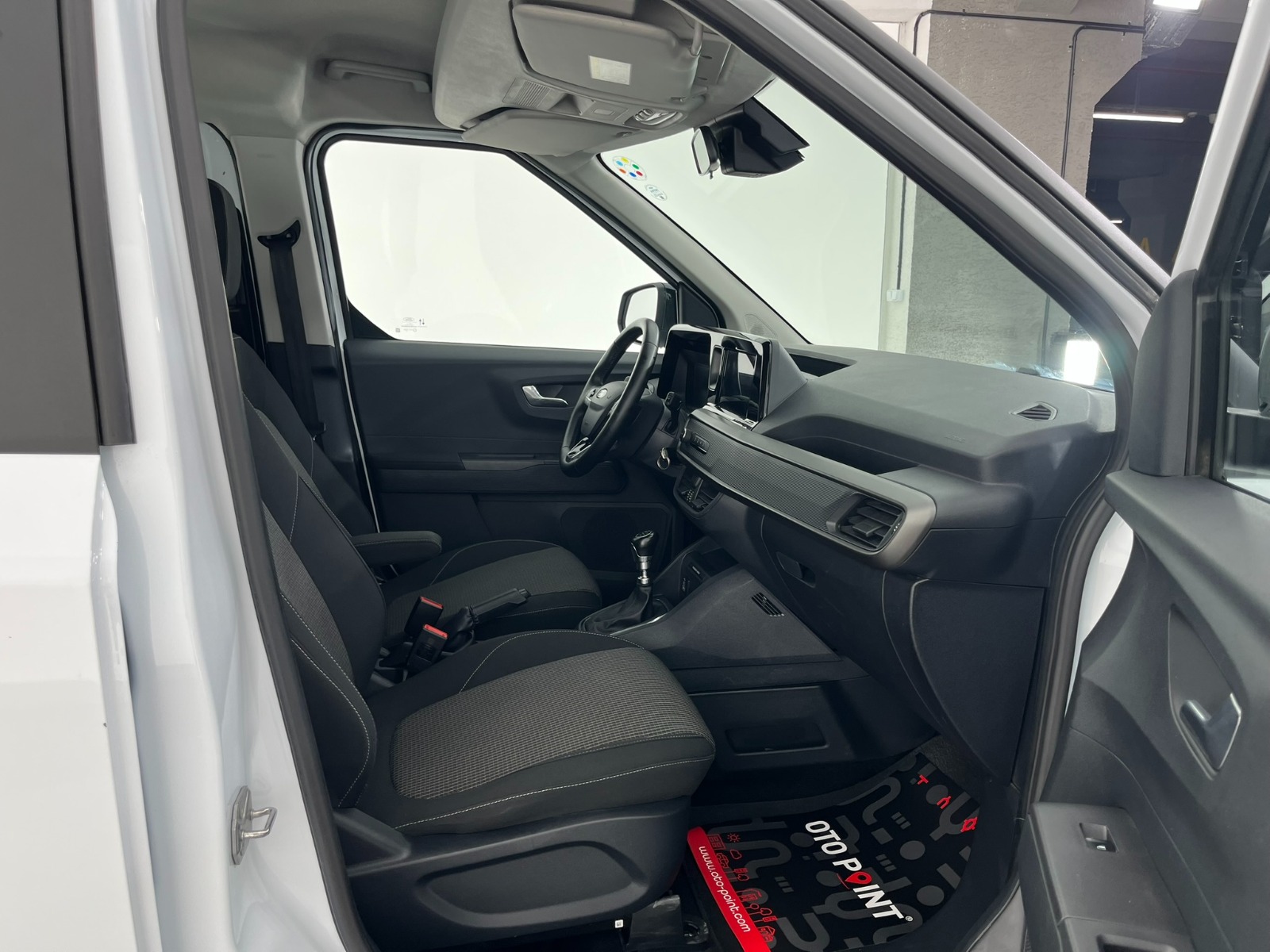 Ford Tourneo Courier Kombi 1.5 EcoBlue Deluxe - 2024 - Detay