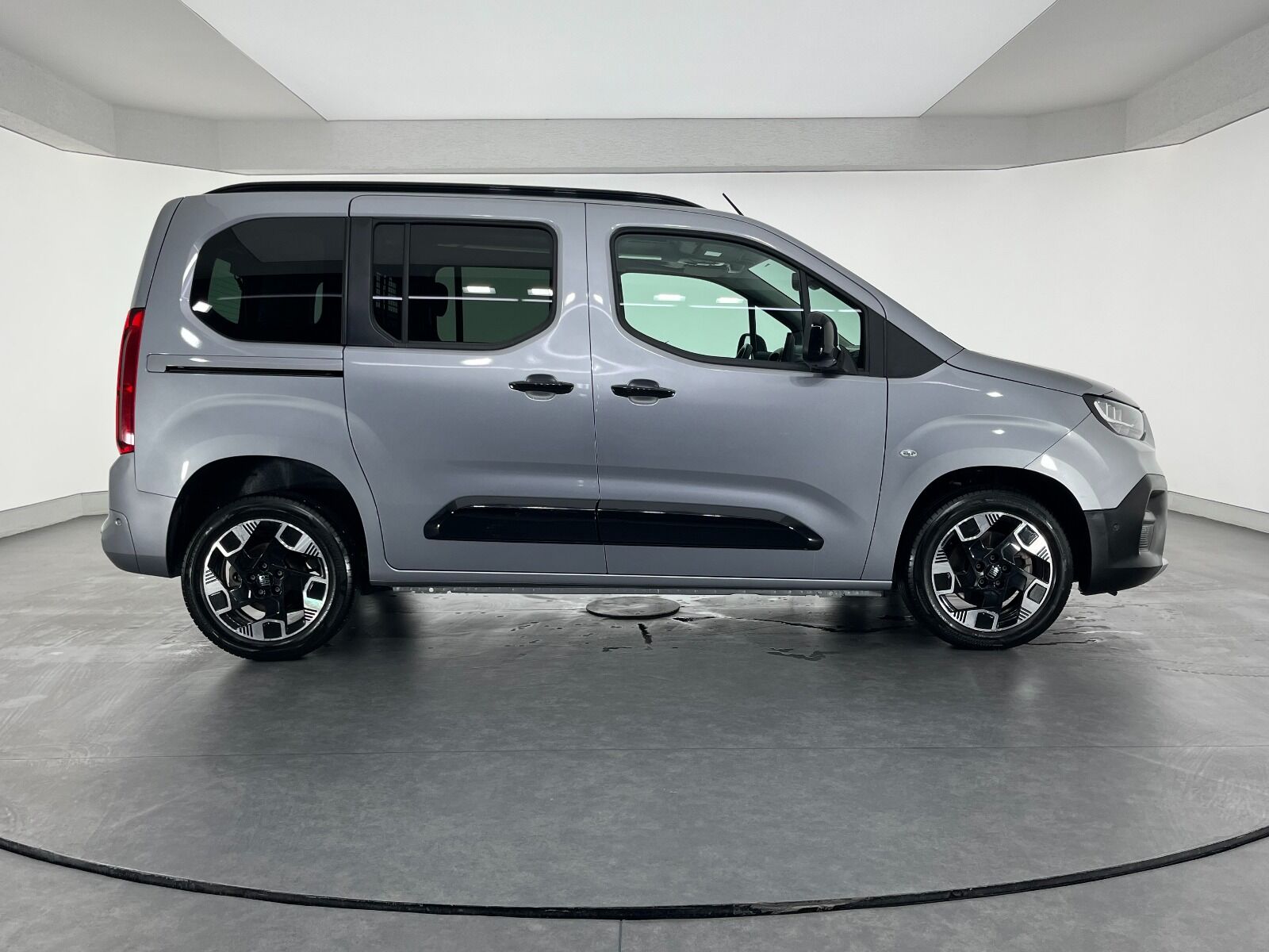 Fiat Doblo Combi 1.5 BlueHDI Premio Plus Otomatik - 2025 - Detay