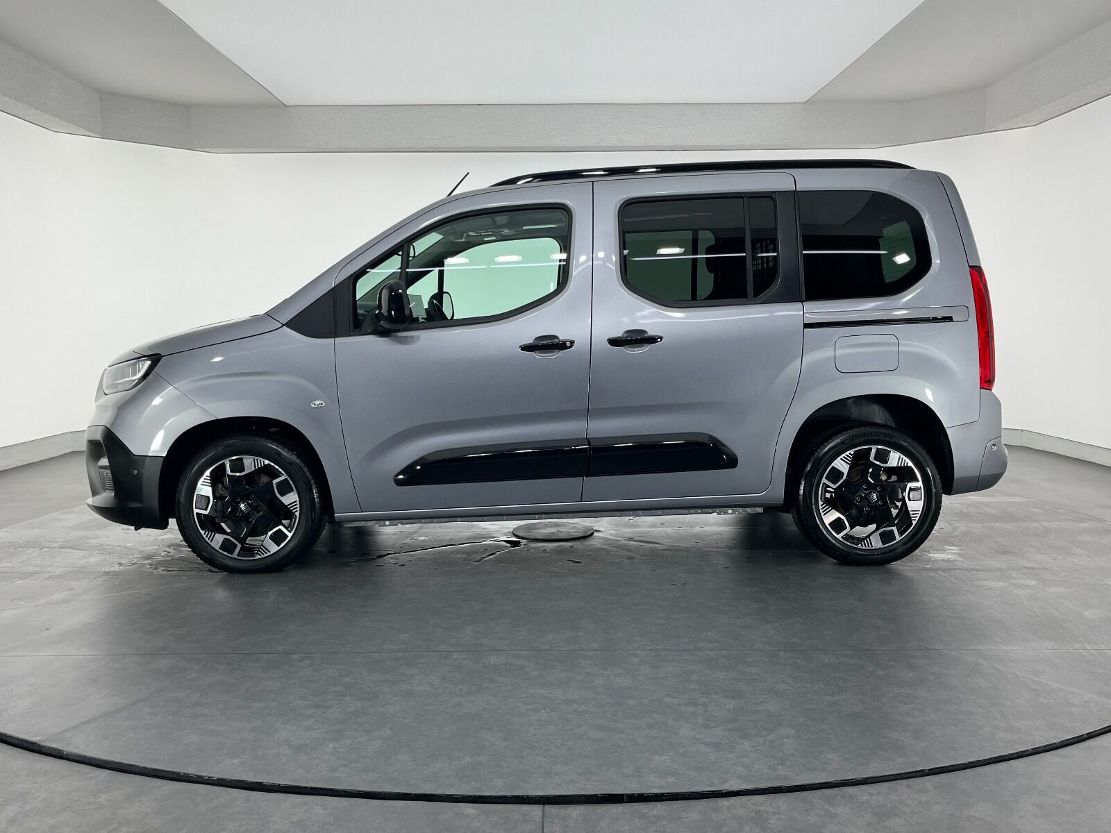 Fiat Doblo Combi 1.5 BlueHDI Premio Plus Otomatik - 2025 - Detay