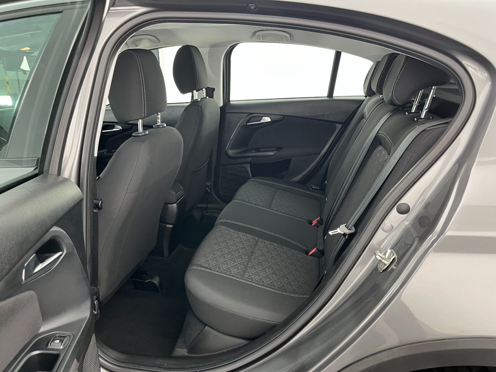 Fiat Egea Cross 1.6 MultiJet Urban GSR Traction+ DCT - 2024 - Detay