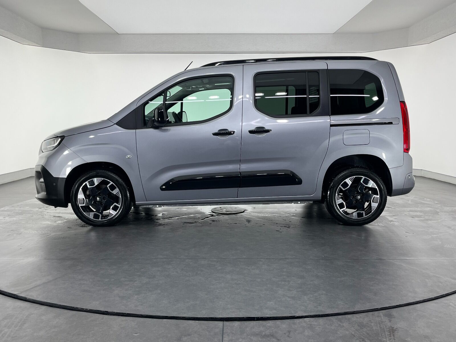 Fiat Doblo Combi 1.5 BlueHDI Premio Plus Otomatik - 2025 - Detay