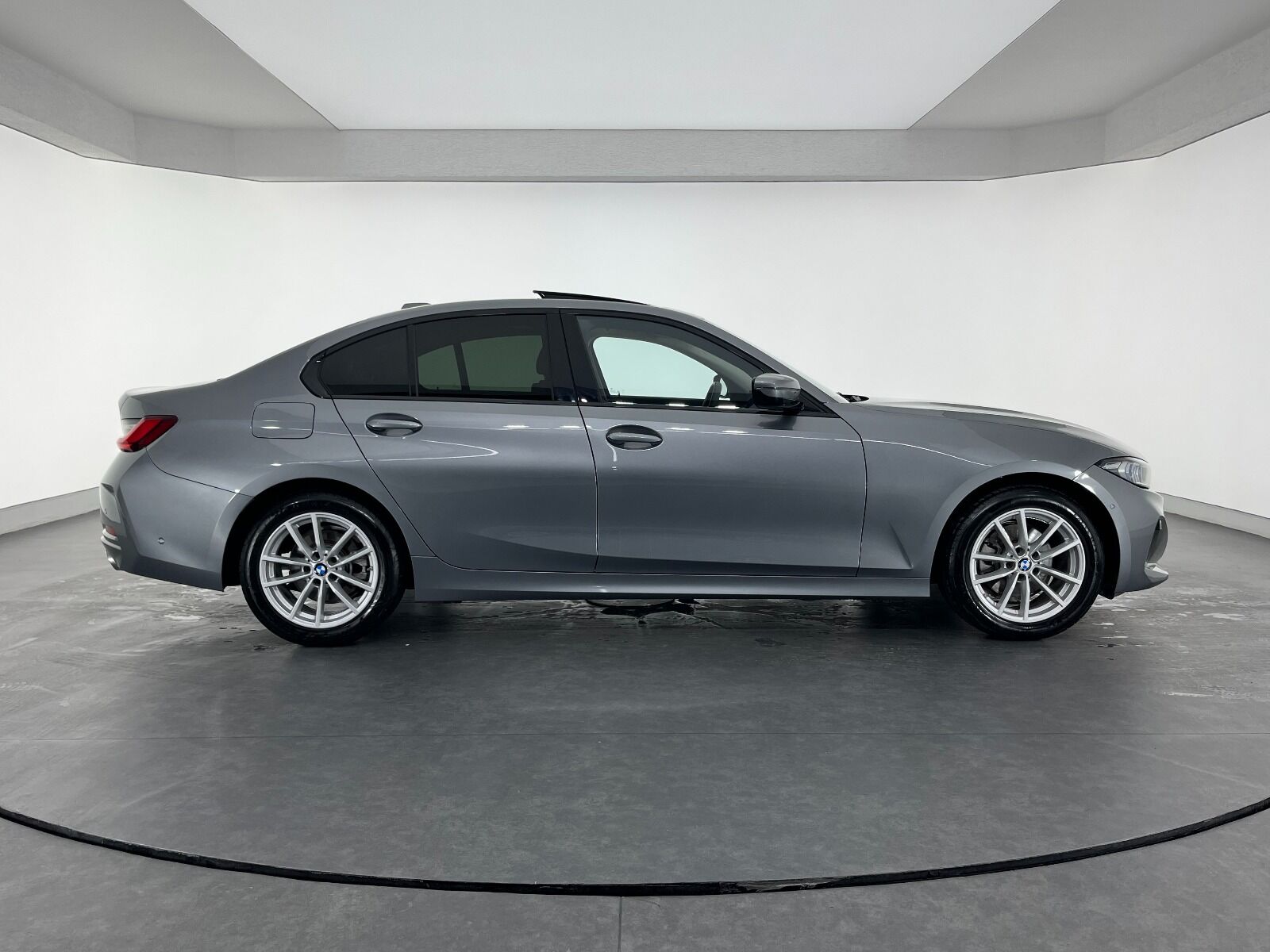 BMW 3 Serisi 320i Sport Line - 2025 - Detay