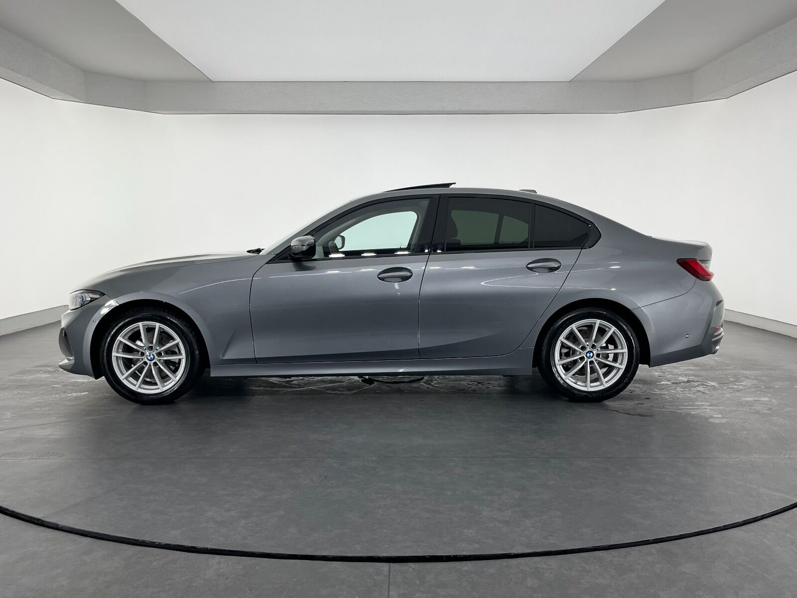 BMW 3 Serisi 320i Sport Line - 2025 - Detay