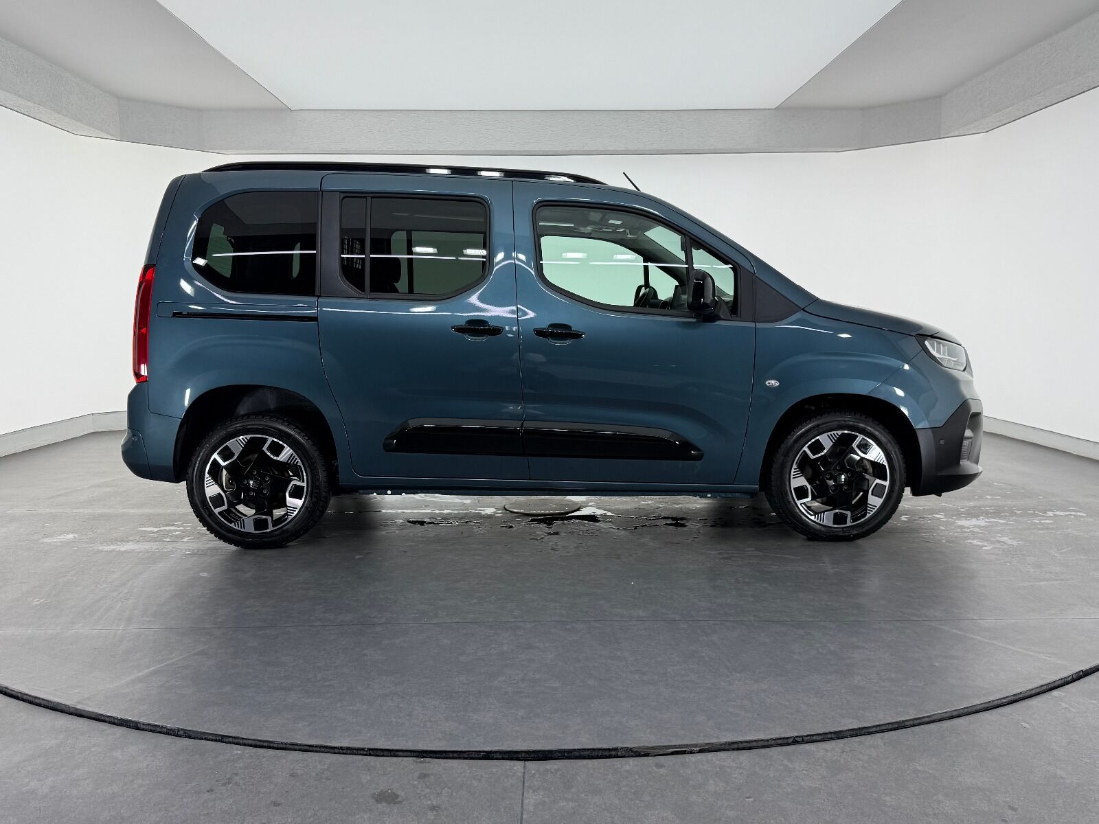 Fiat Doblo Combi 1.5 BlueHDİ Premio Plus - 2025 - Detay