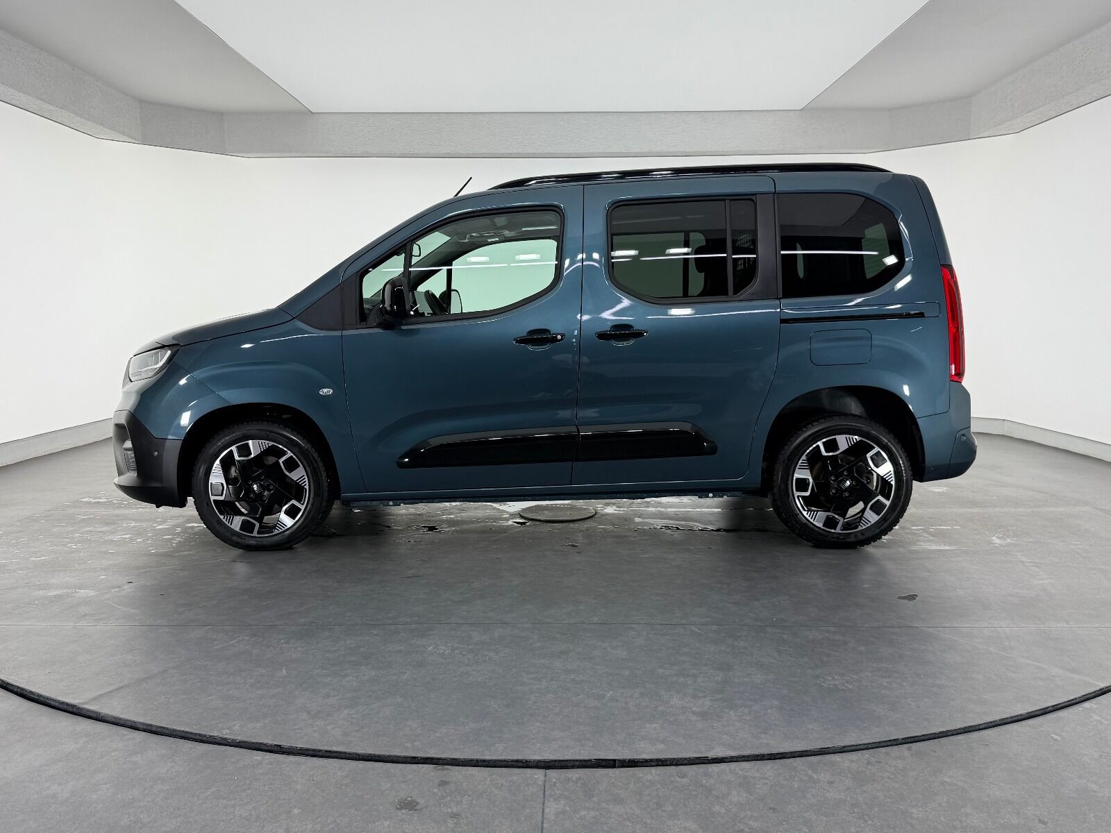 Fiat Doblo Combi 1.5 BlueHDİ Premio Plus - 2025 - Detay