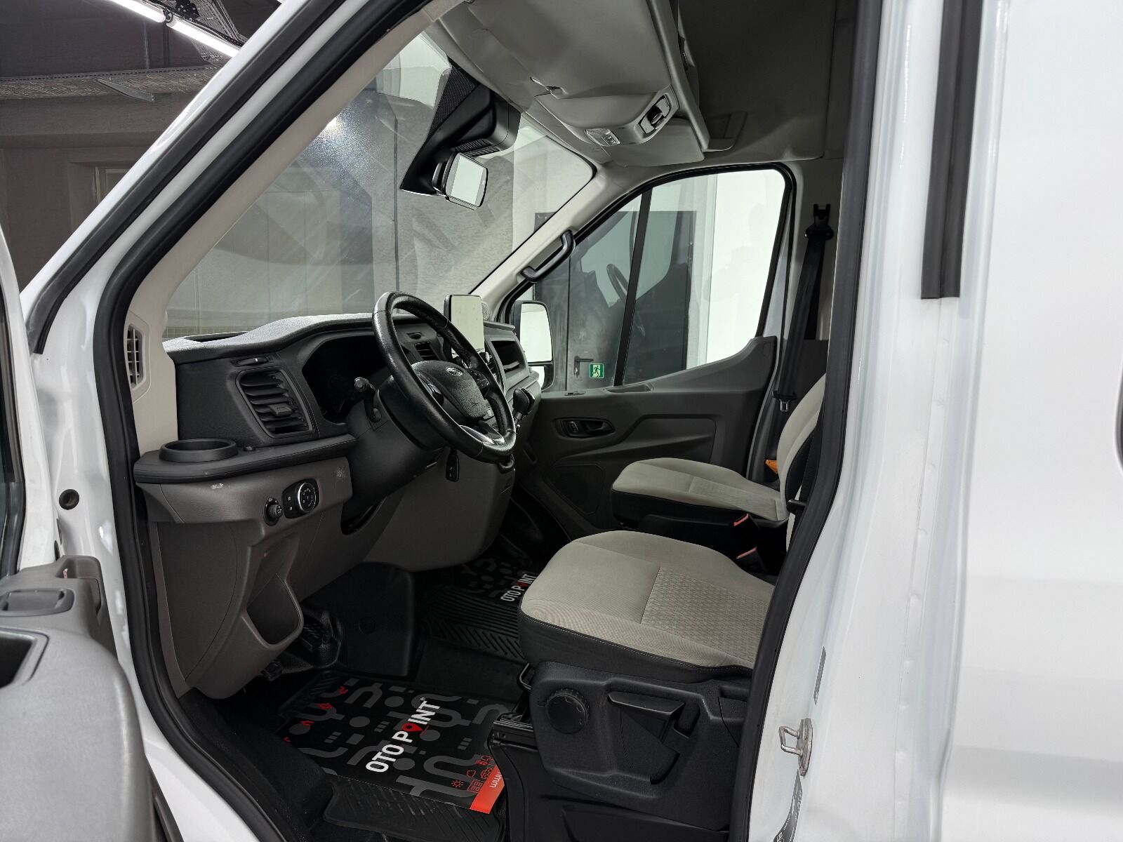 Ford Transit 2.0 EcoBlue 440 E Deluxe - 2022 - Detay