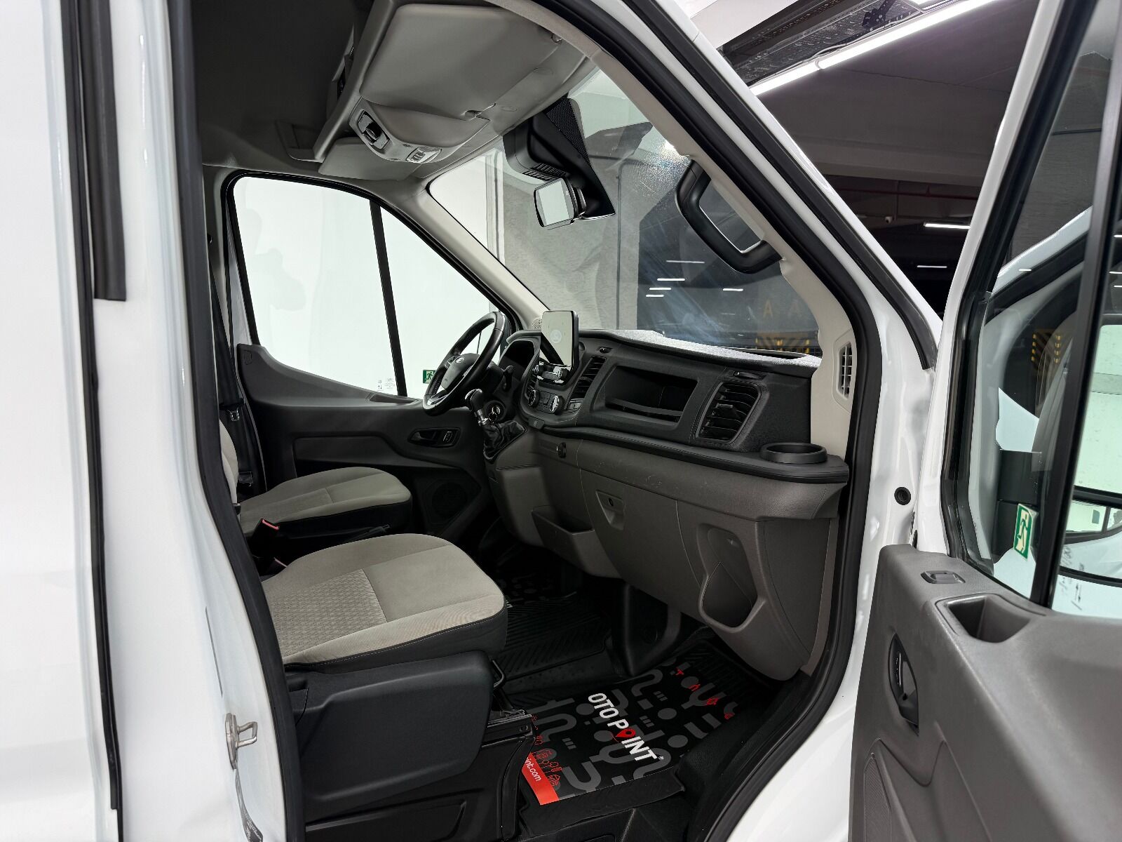 Ford Transit 2.0 EcoBlue 440 E Deluxe - 2022 - Detay