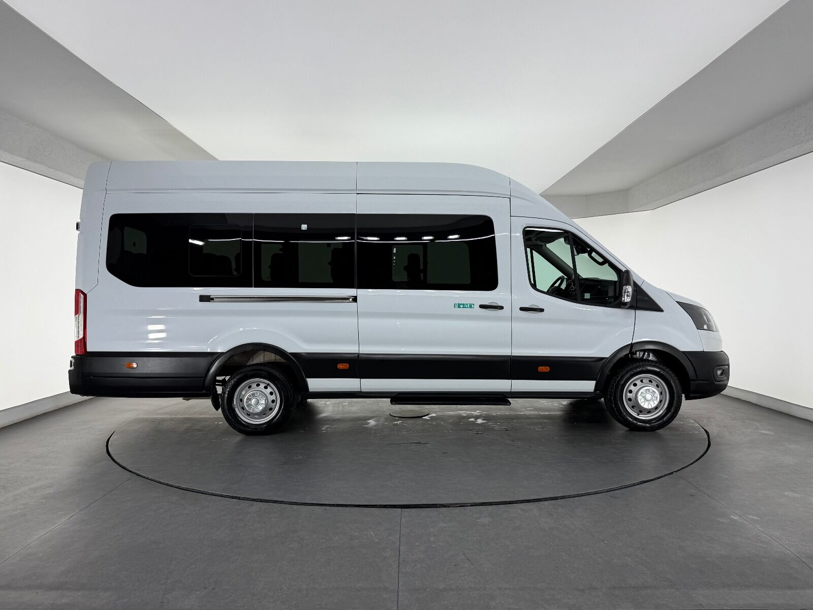 Ford Transit 2.0 EcoBlue 440 E Deluxe - 2022 - Detay