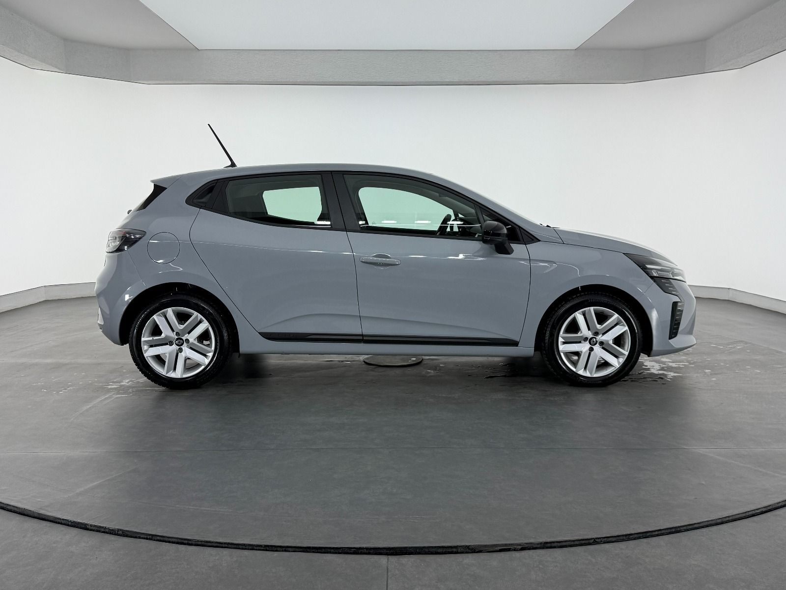 Renault Clio 1.0 TCE Evolution X-Tronic - 2026 - Detay