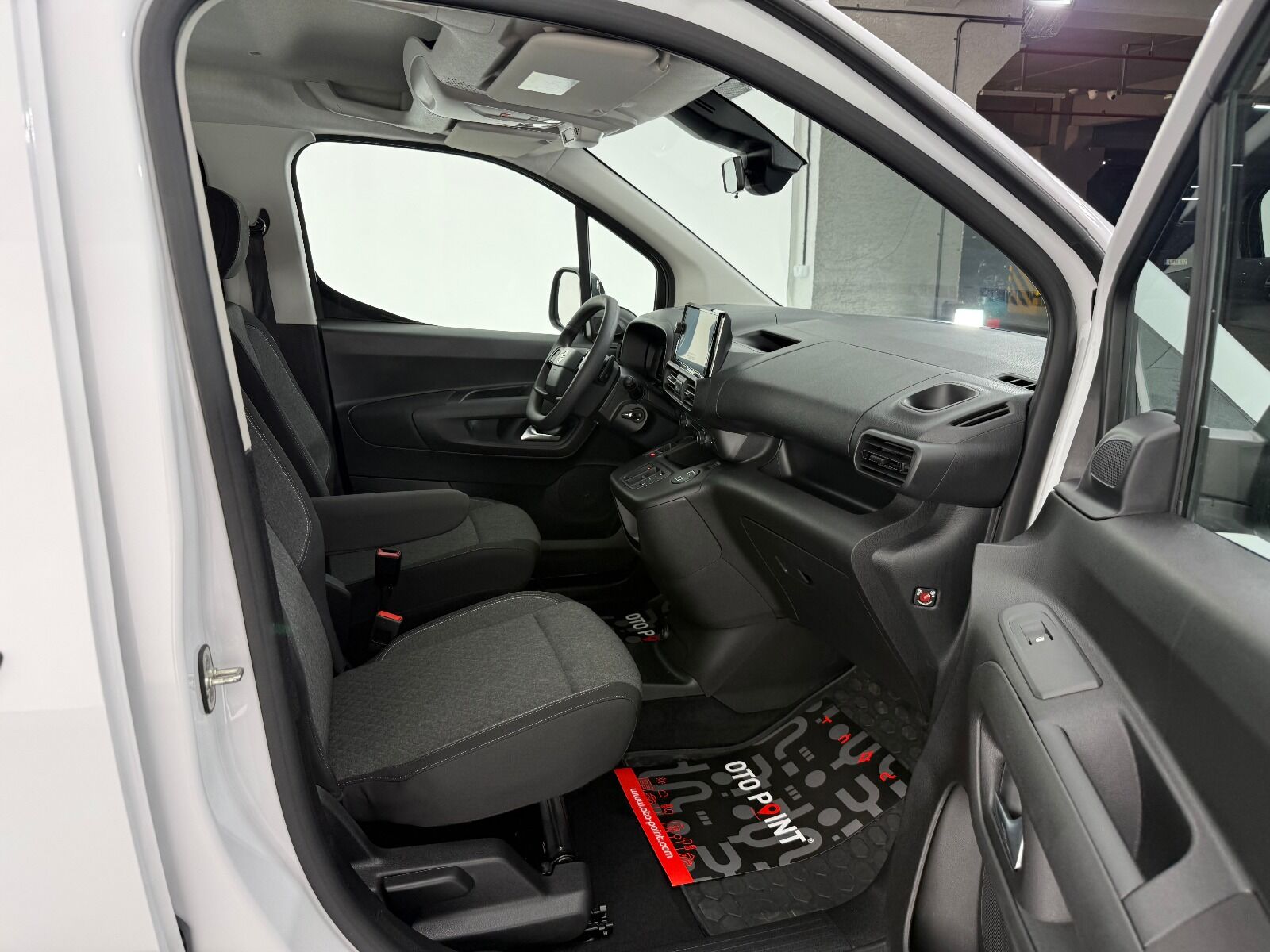 Opel Combo 1.5 D Essential - 2026 - Detay
