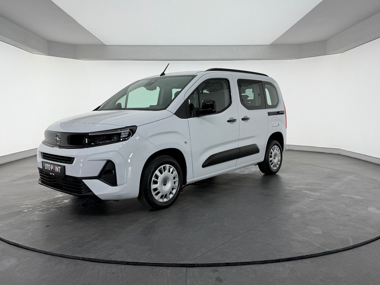 Opel Combo 1.5 D Essential - 2026 - Detay