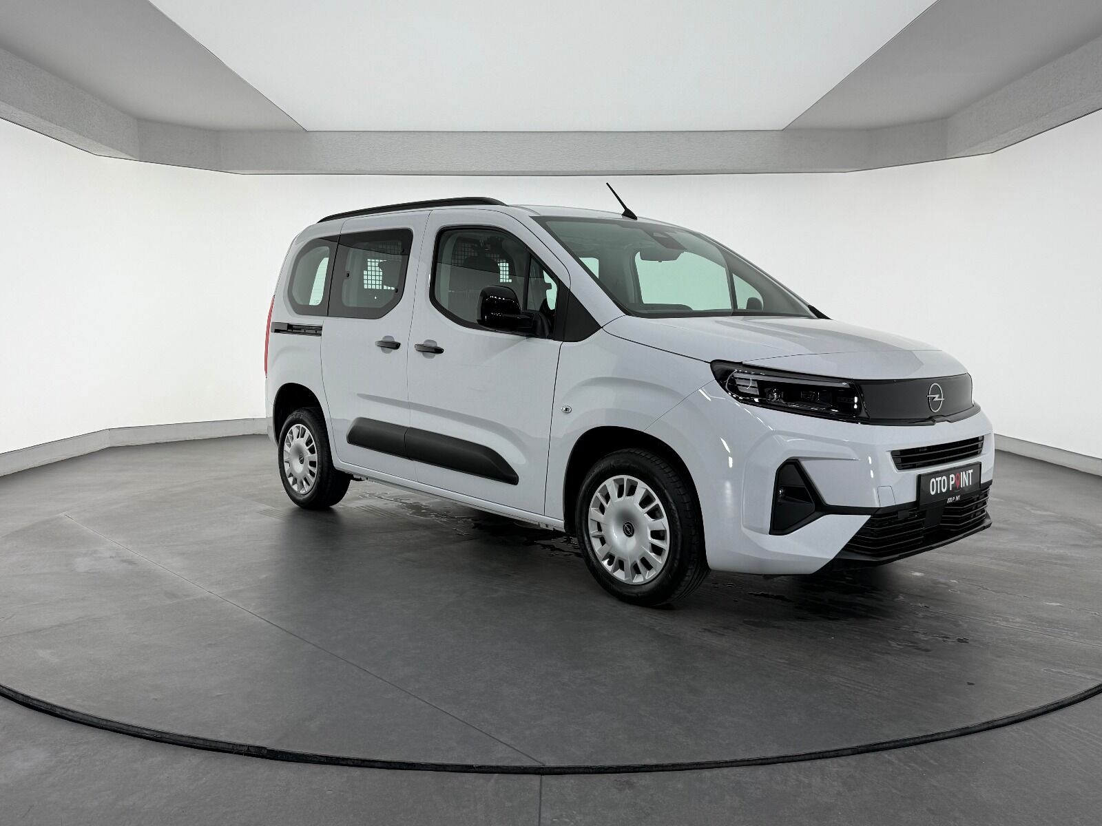Opel Combo 1.5 D Essential - 2026 - Detay