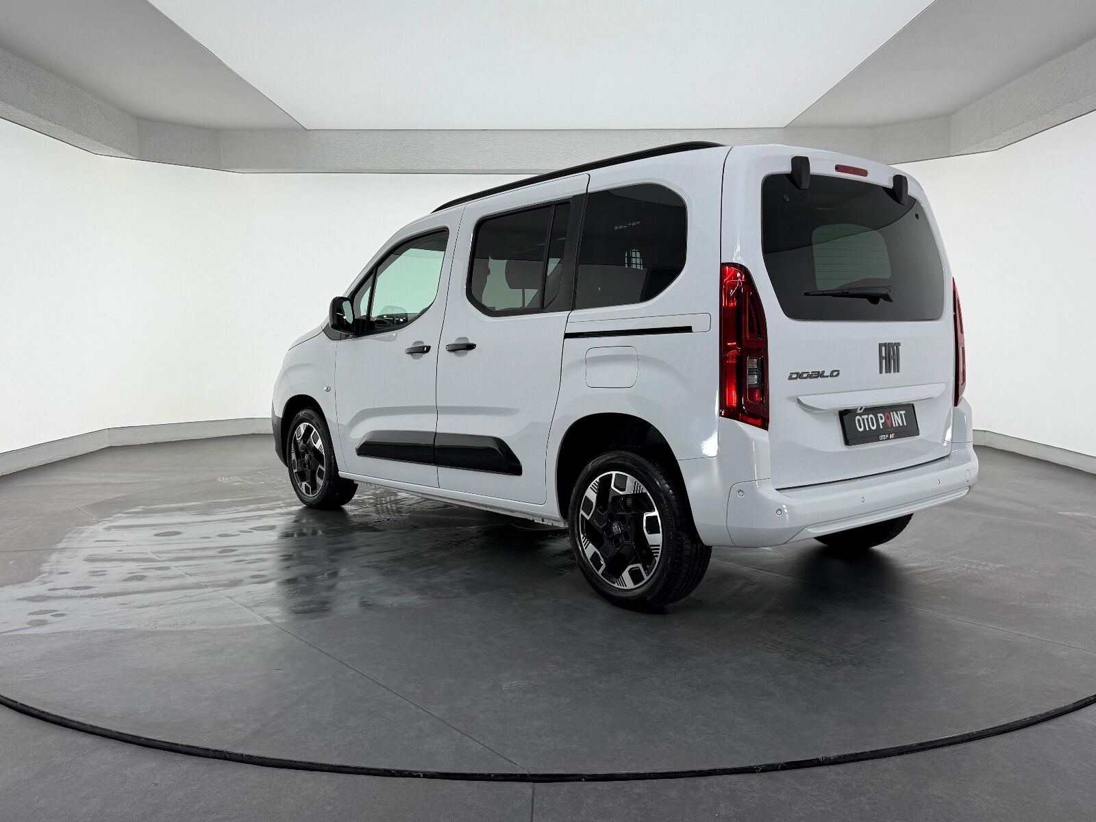 Fiat Doblo Combi 1.5 BlueHDİ Premio Plus - 2025 - Detay