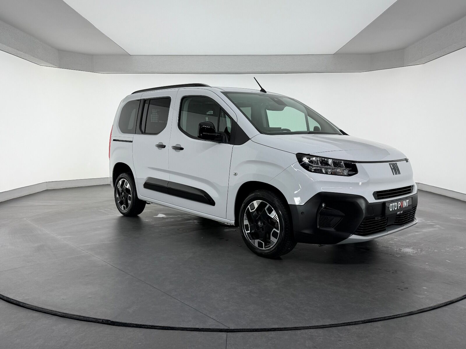 Fiat Doblo Combi 1.5 BlueHDİ Premio Plus - 2025 - Detay