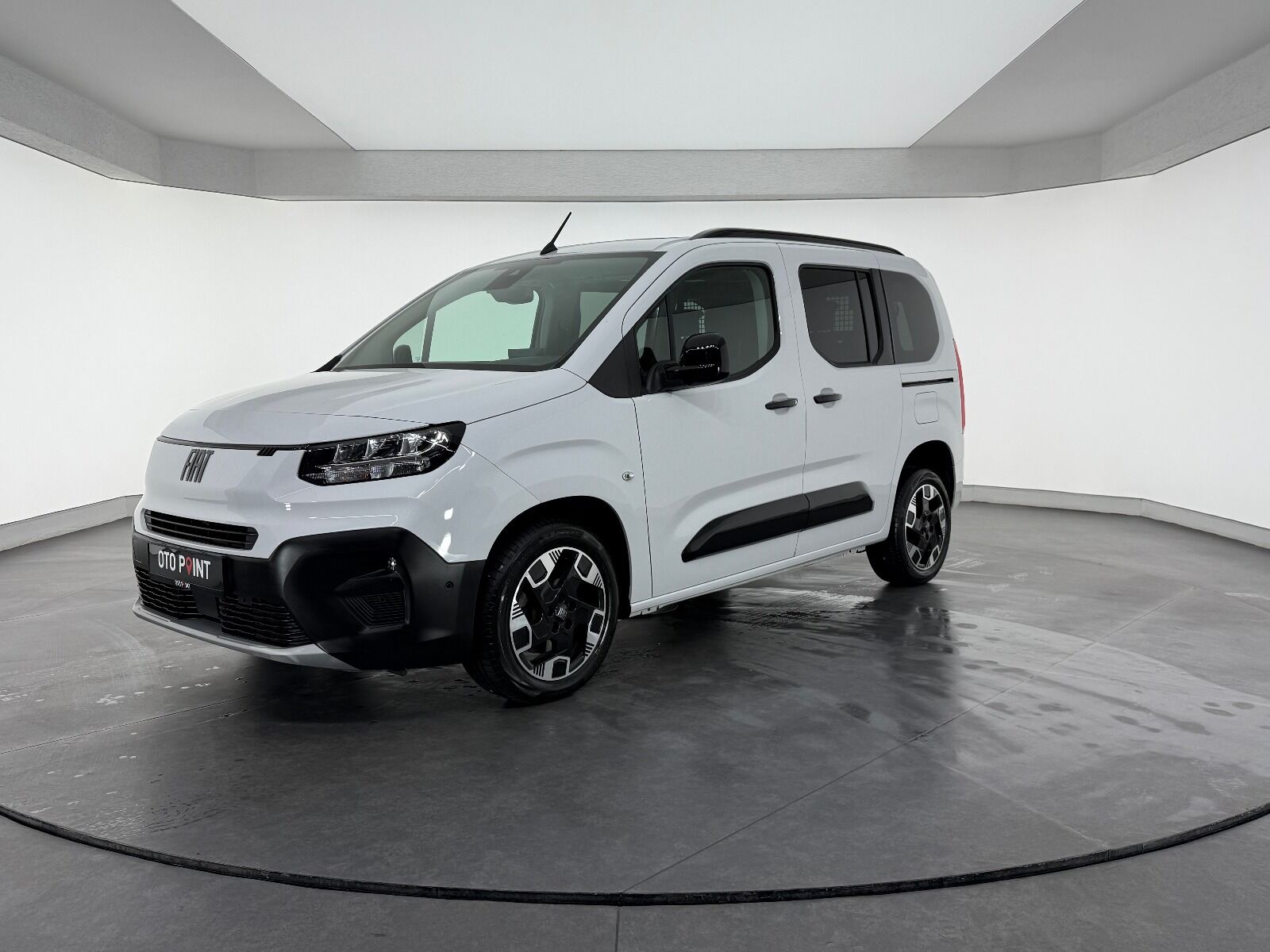 Fiat Doblo Combi 1.5 BlueHDİ Premio Plus - 2025 - Detay
