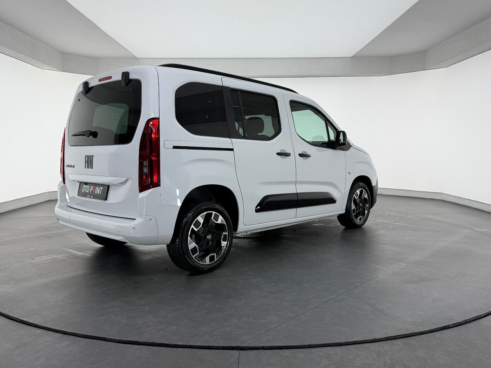 Fiat Doblo Combi 1.5 BlueHDİ Premio Plus - 2025 - Detay
