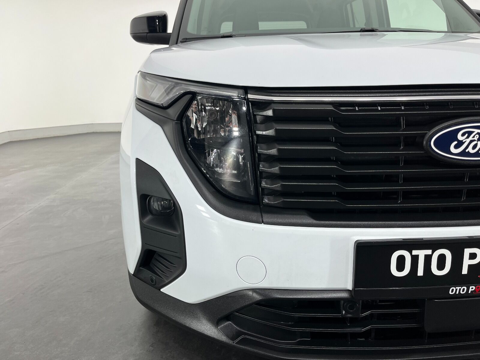 Ford Tourneo Courier 1.0L Ecoboost Titanium - 2025 - Detay