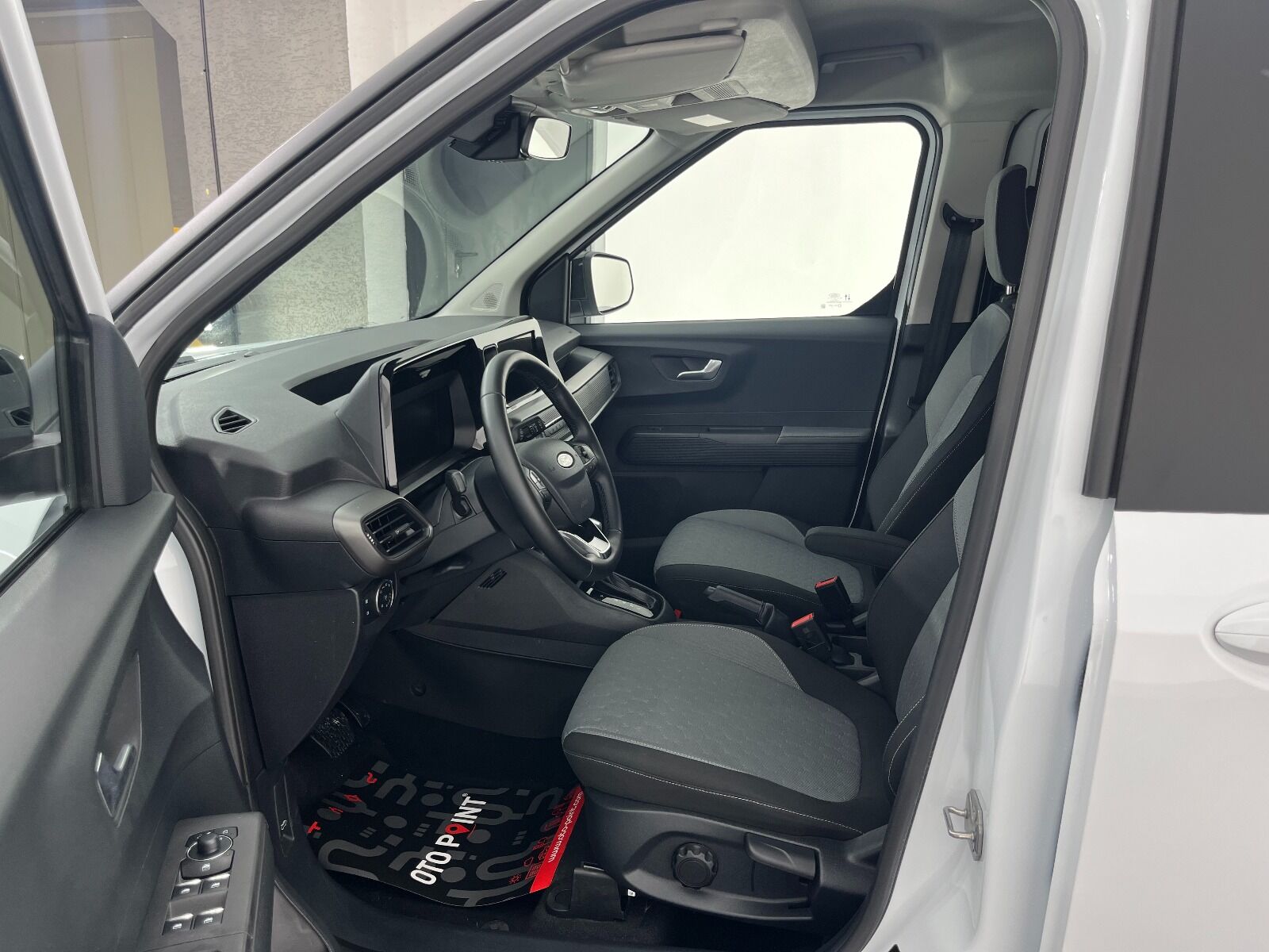 Ford Tourneo Courier 1.0L Ecoboost Titanium - 2025 - Detay