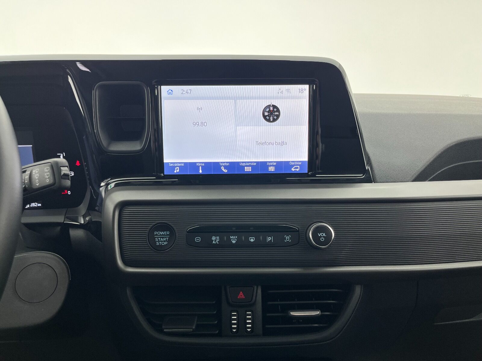 Ford Tourneo Courier 1.0L Ecoboost Titanium - 2025 - Detay