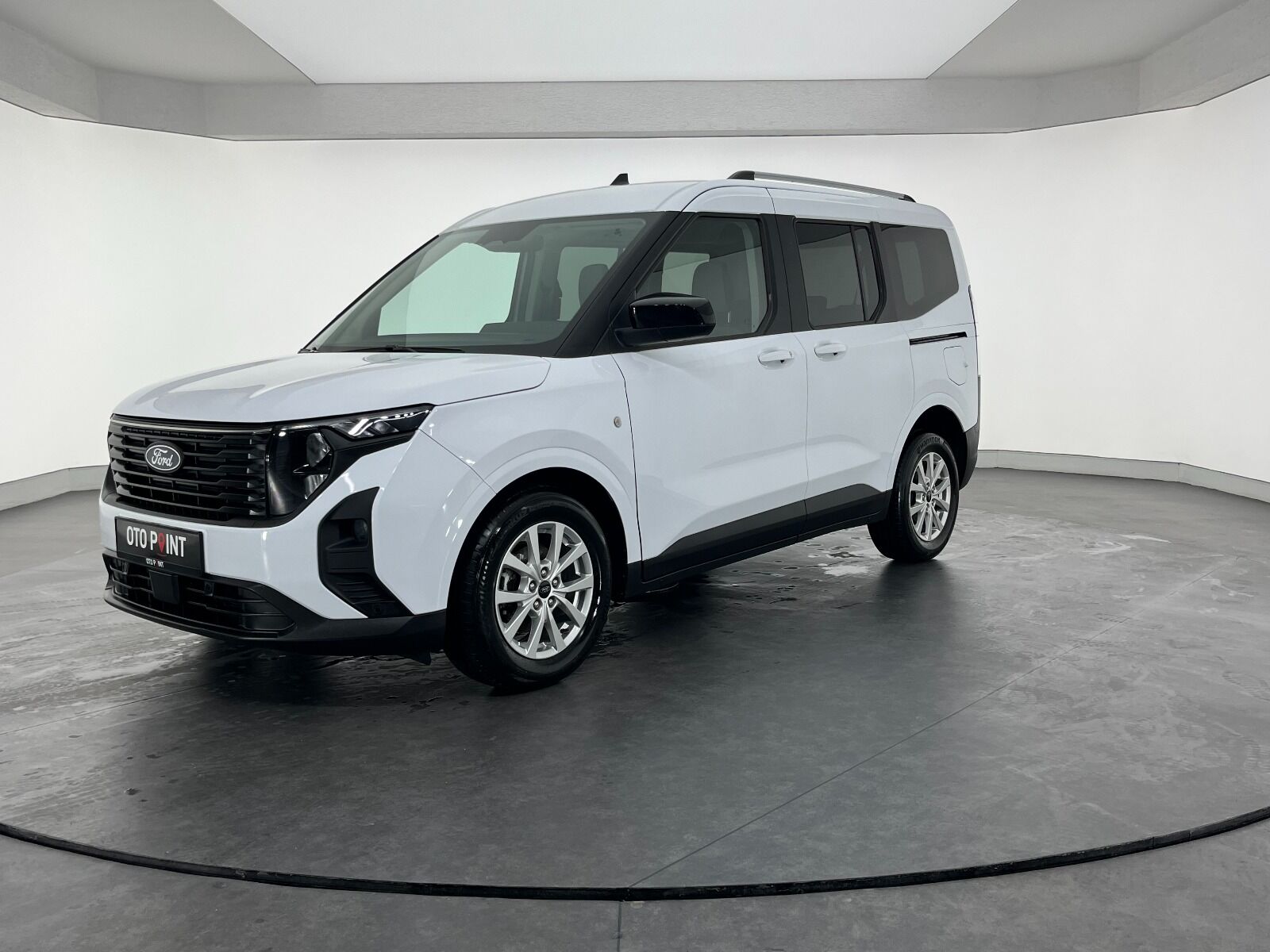 Ford Tourneo Courier 1.0L Ecoboost Titanium - 2025 - Detay