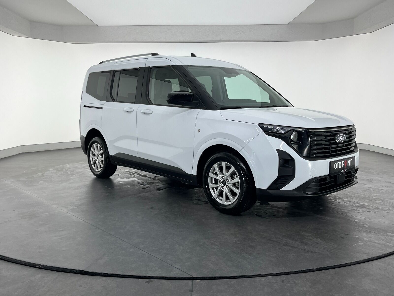 Ford Tourneo Courier 1.0L Ecoboost Titanium - 2025 - Detay