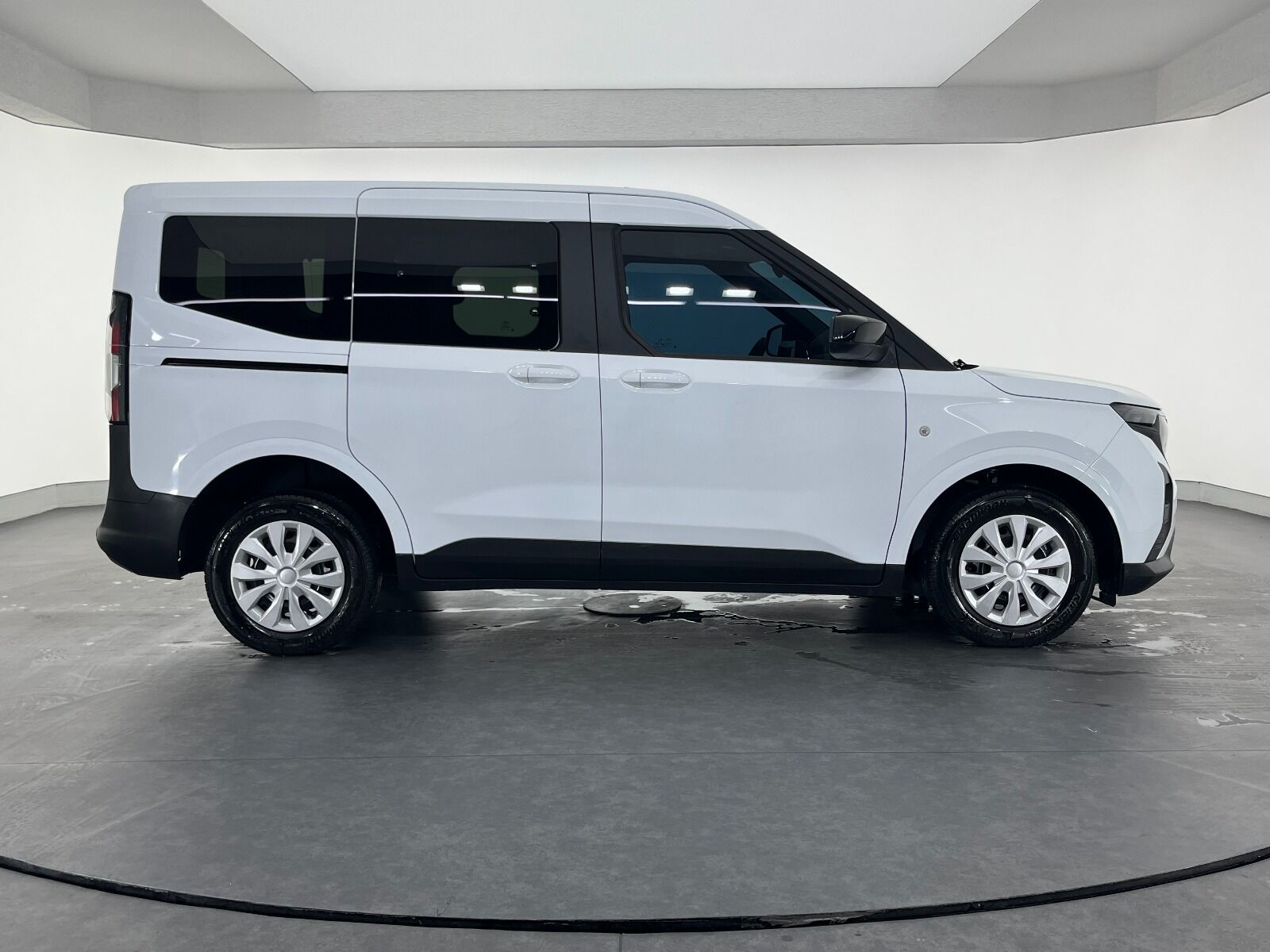 Ford Tourneo Courier Kombi 1.5 EcoBlue Deluxe - 2025 - Detay