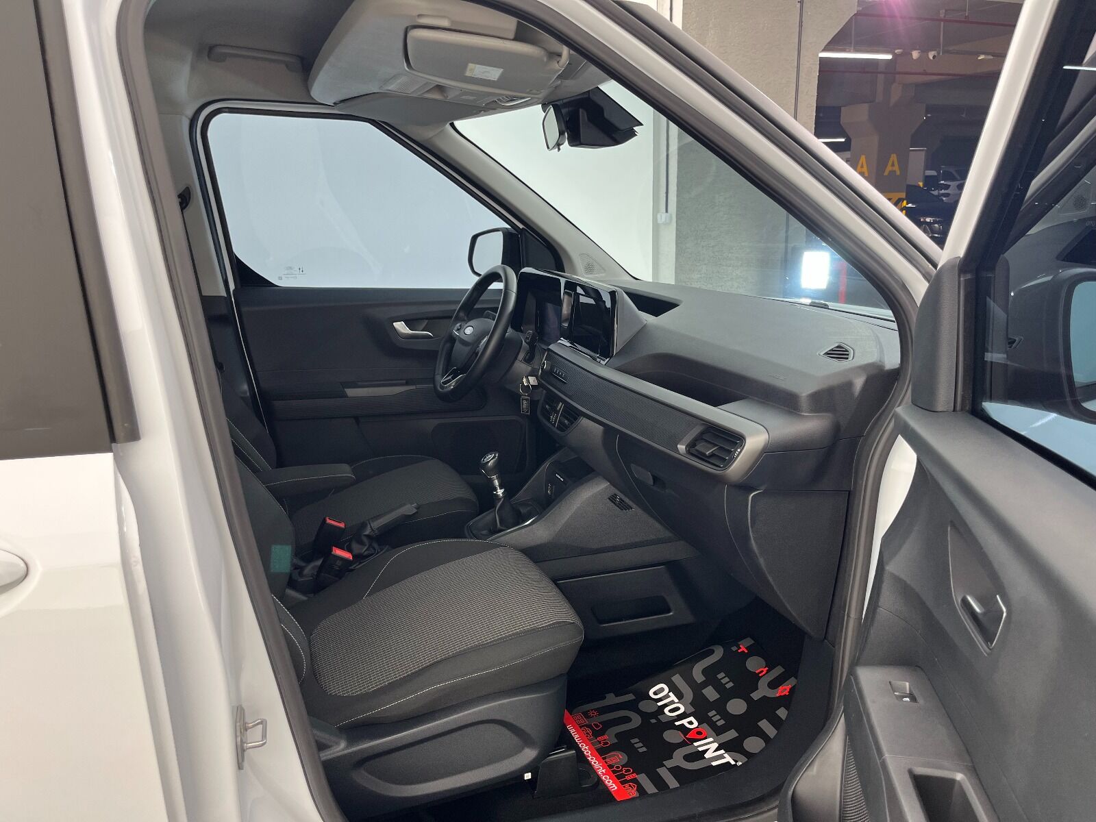 Ford Tourneo Courier Kombi 1.5 EcoBlue Deluxe - 2025 - Detay