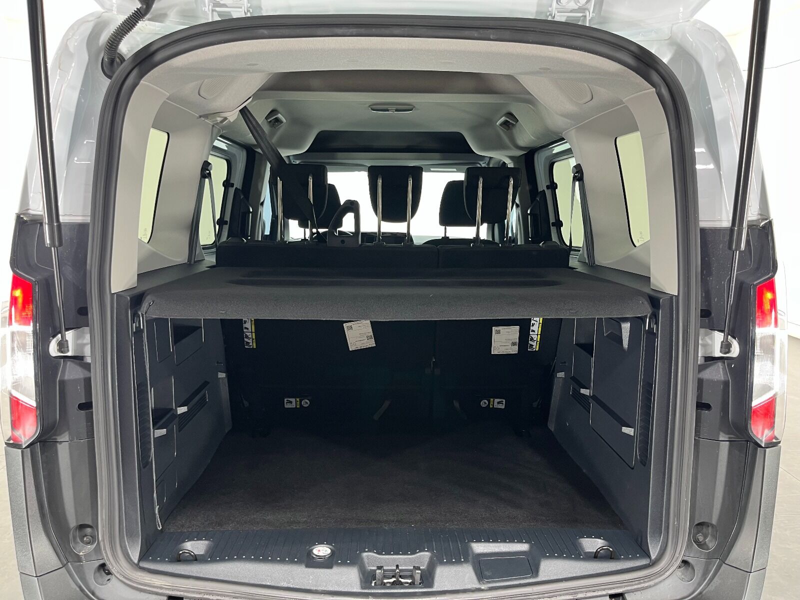 Ford Tourneo Courier Kombi 1.5 EcoBlue Deluxe - 2025 - Detay