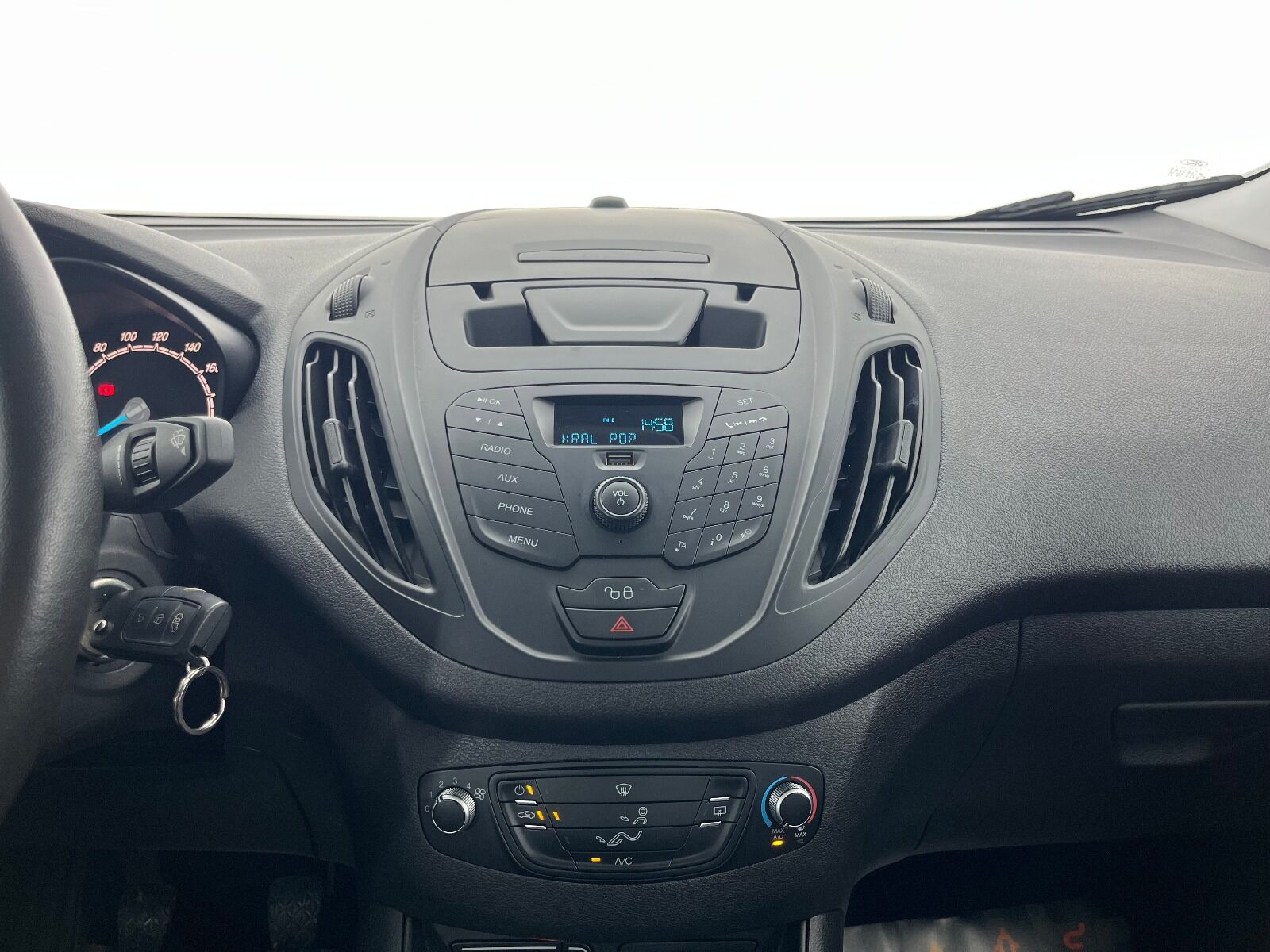 Ford Tourneo Courier 1.5 TDCI Deluxe - 2023 - Detay