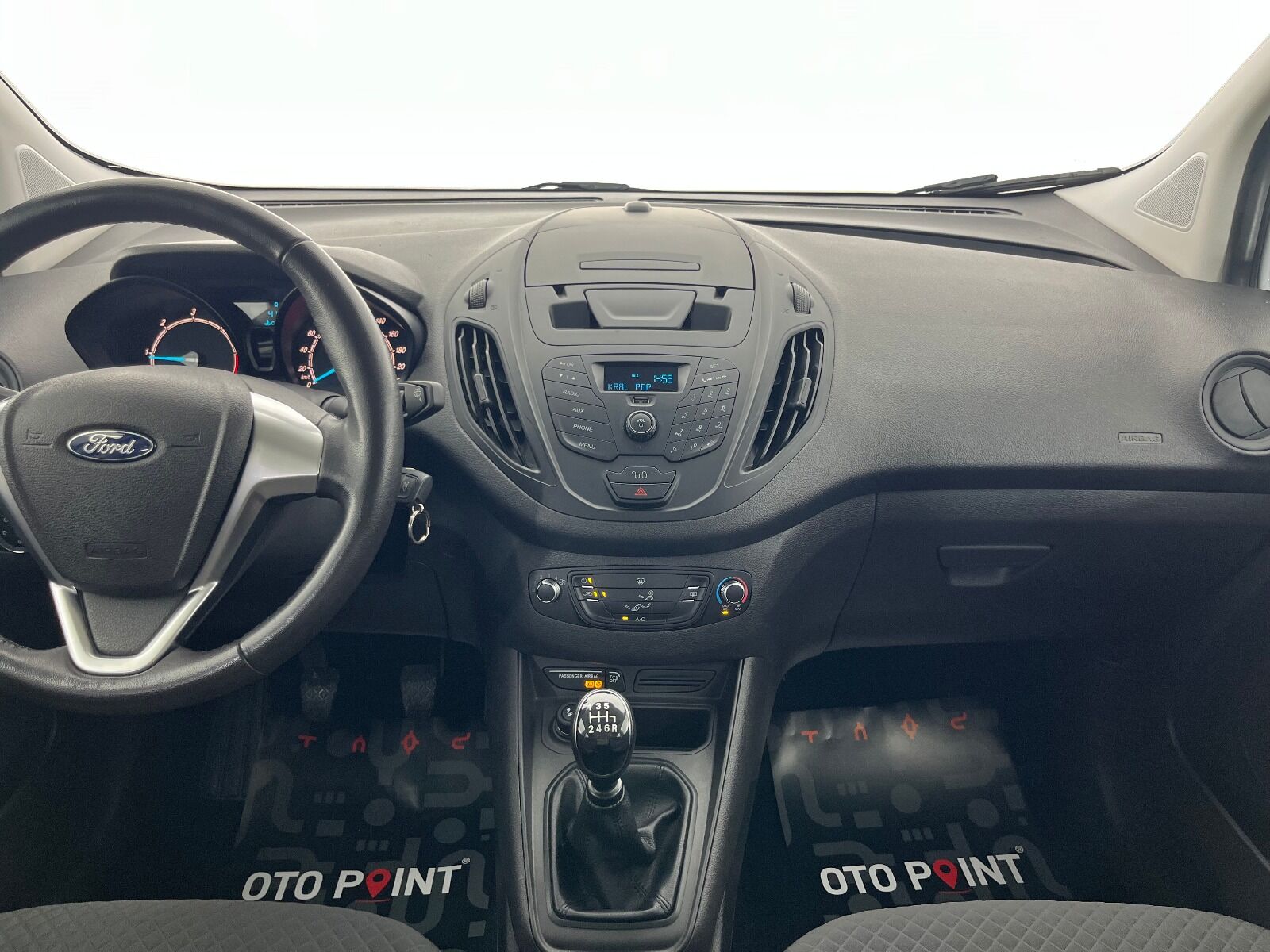 Ford Tourneo Courier 1.5 TDCI Deluxe - 2023 - Detay