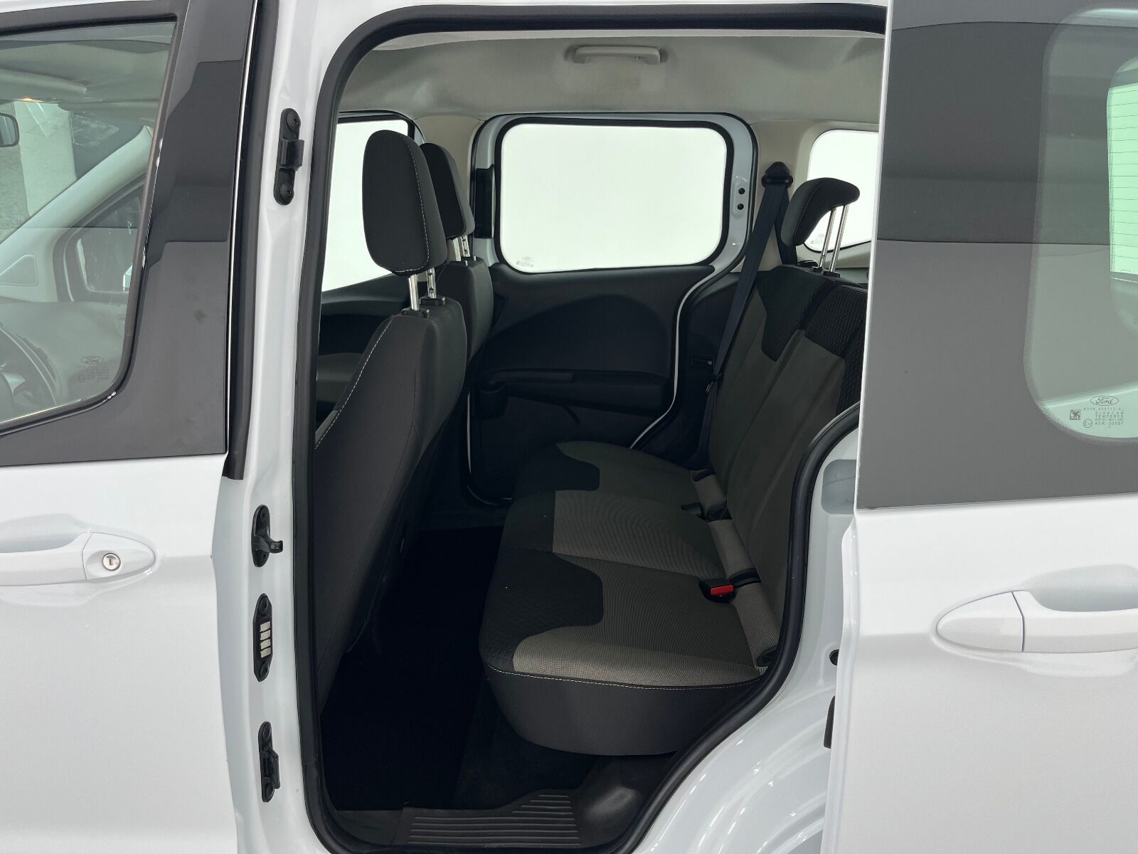 Ford Tourneo Courier 1.5 TDCI Deluxe - 2023 - Detay