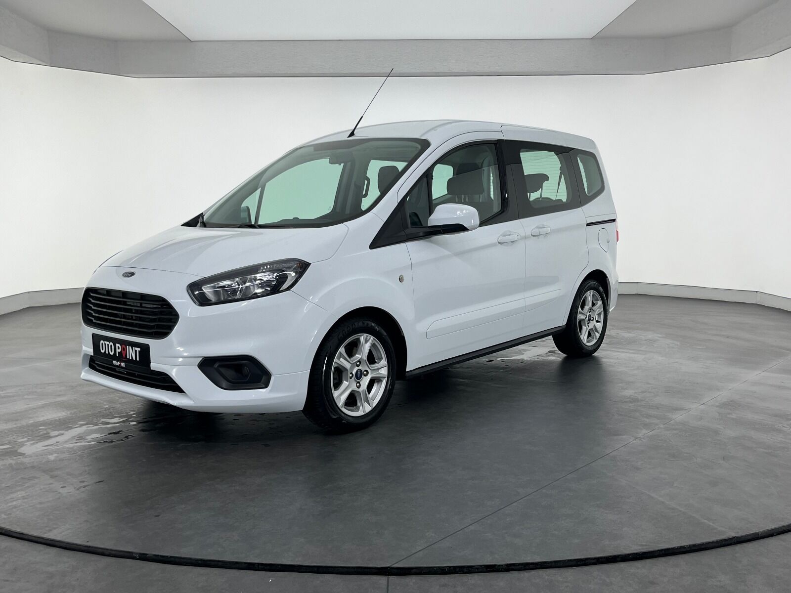 Ford Tourneo Courier 1.5 TDCI Deluxe - 2023 - Detay