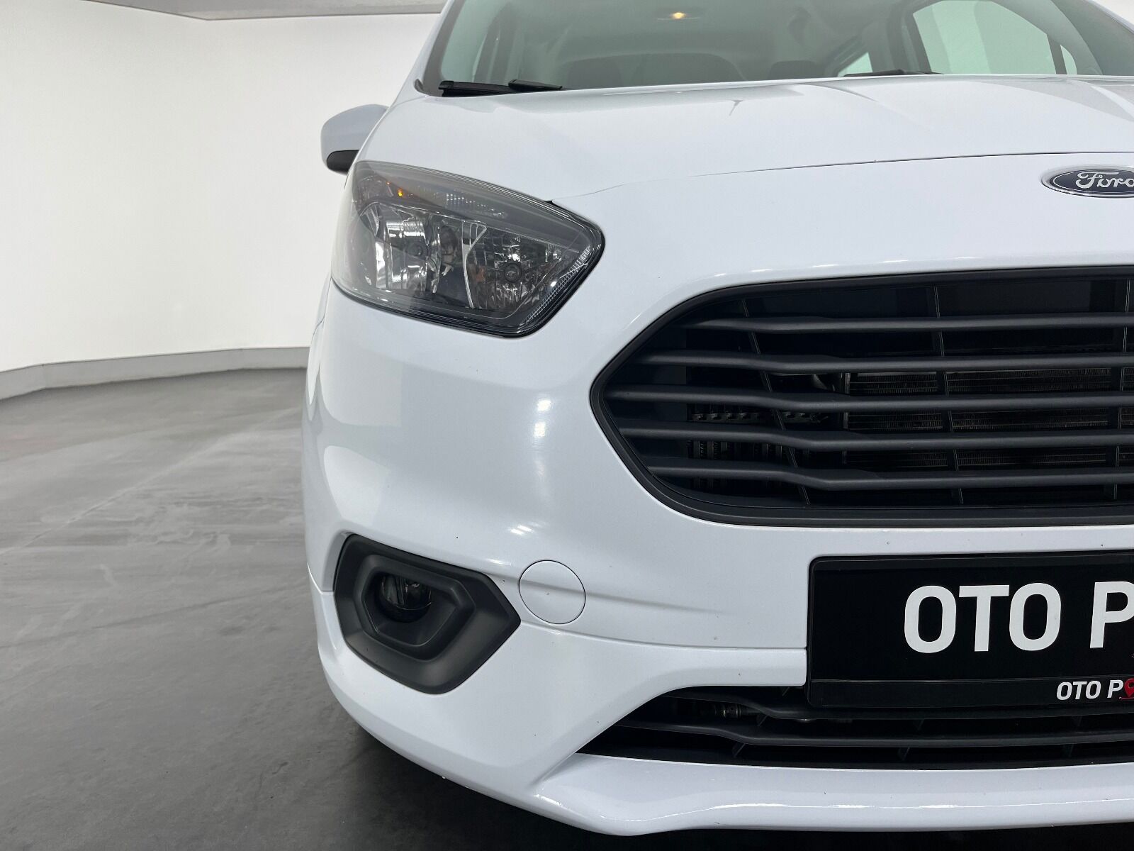 Ford Tourneo Courier 1.5 TDCI Deluxe - 2023 - Detay