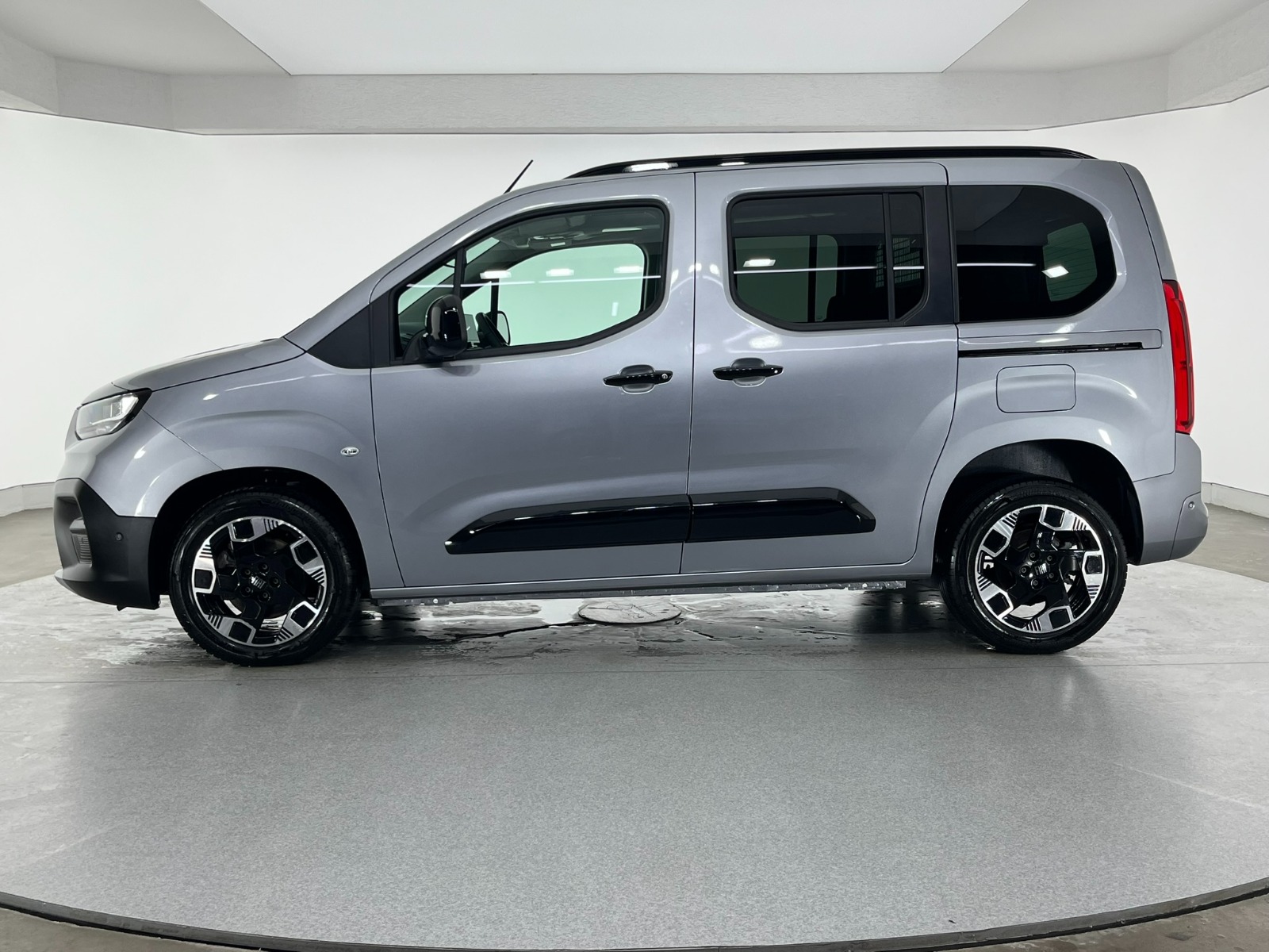 Fiat Doblo Combi 1.5 BlueHDI Premio Plus Otomatik - 2025 - Detay