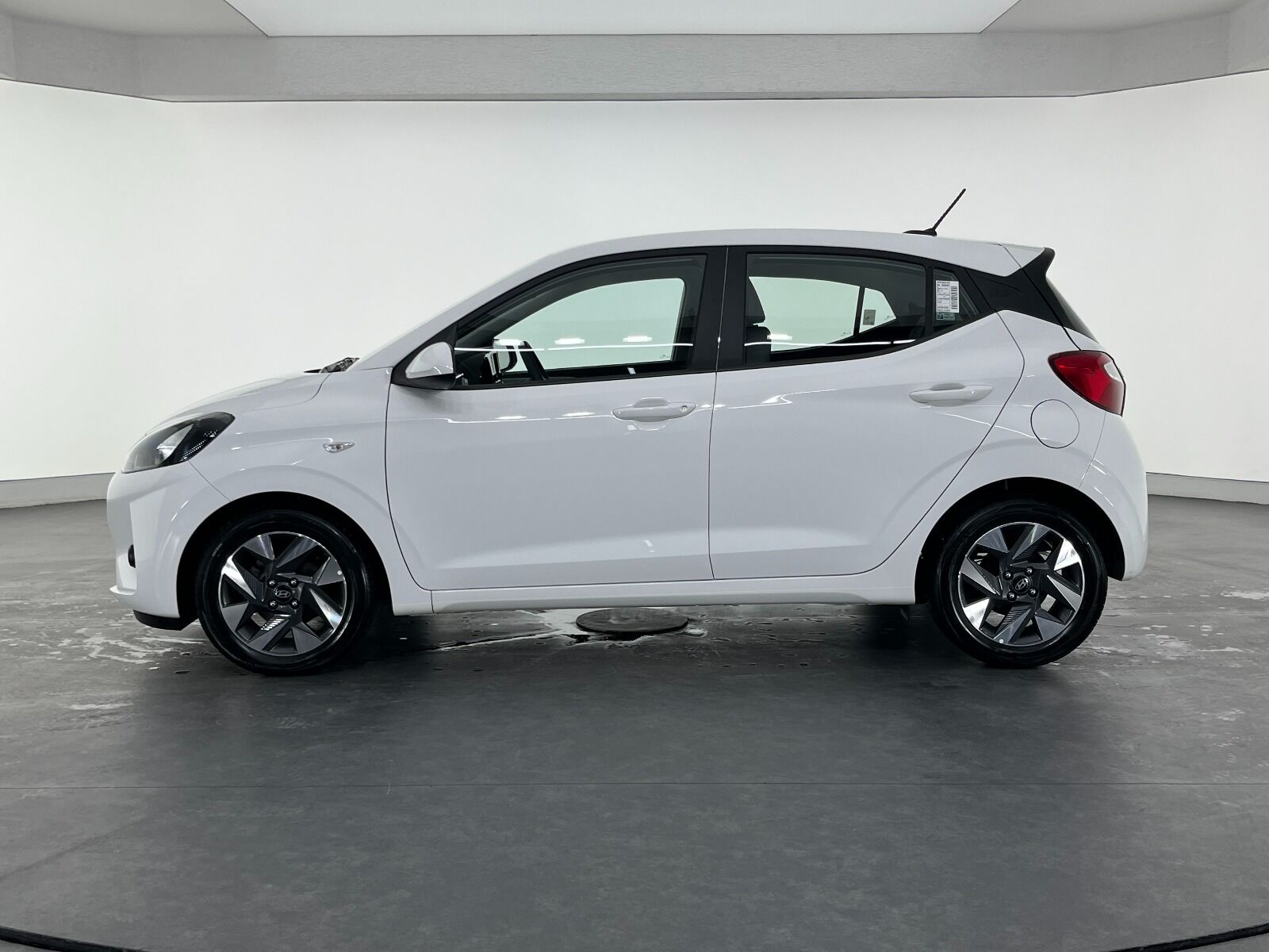 Hyundai i10 1.2 MPI Style+Navigasyon - 2025 - Detay