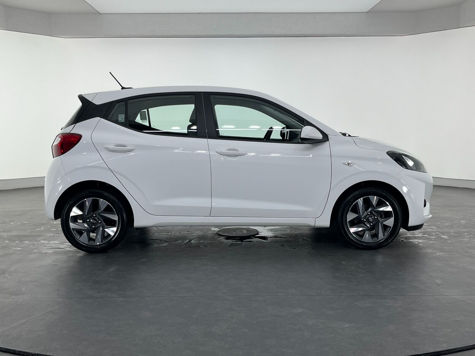 Hyundai i10 1.2 MPI Style+Navigasyon - 2025 - Detay