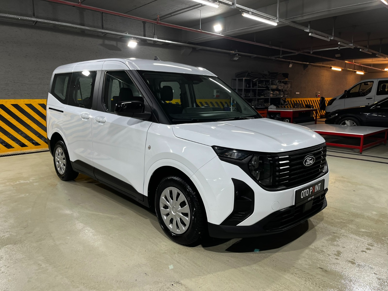 Ford Tourneo Courier Kombi 1.5 EcoBlue Deluxe - 2024